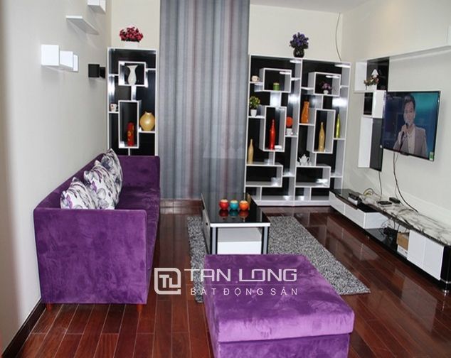 Tôi cần cho thuê căn hộ 2 phòng ngủ ở Tòa R5 Vinhomes Royal City - Nguyễn Trãi