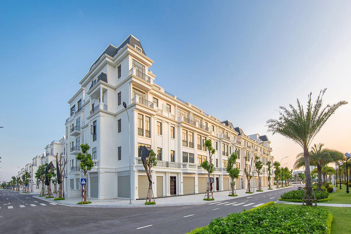 Bán shophouse Nguyệt Quế Vinhomes Star City hướng chính Nam - Kề cận hồ điều hòa, DT: 198m2/4 tầng