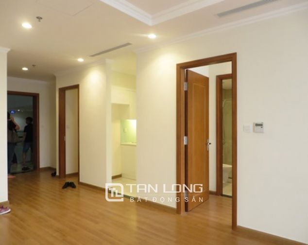 Vinhomes Nguyễn Chí Thanh, quận Đống Đa cho thuê căn hộ 86m2, giá cả có thương lượng.