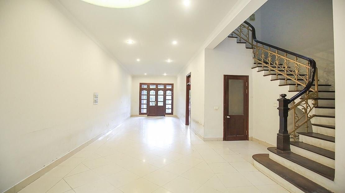 Cần bán biệt thự chính chủ 198m2, 5 phòng ngủ tại C2 Ciputra, quận Tây Hồ