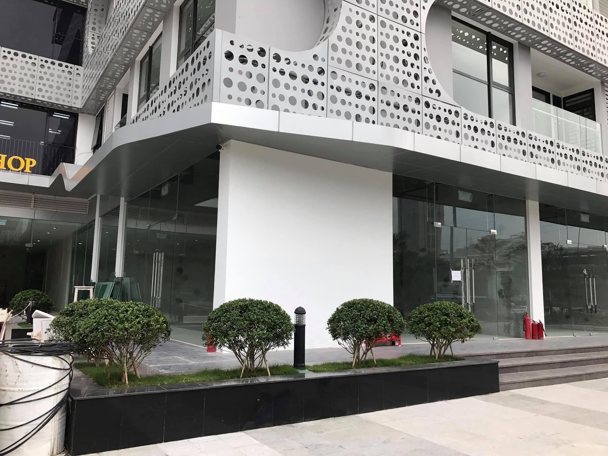 Cần mua shophouse chân khối đế hướng nội khu tại Vinhomes West Point Phạm Hùng