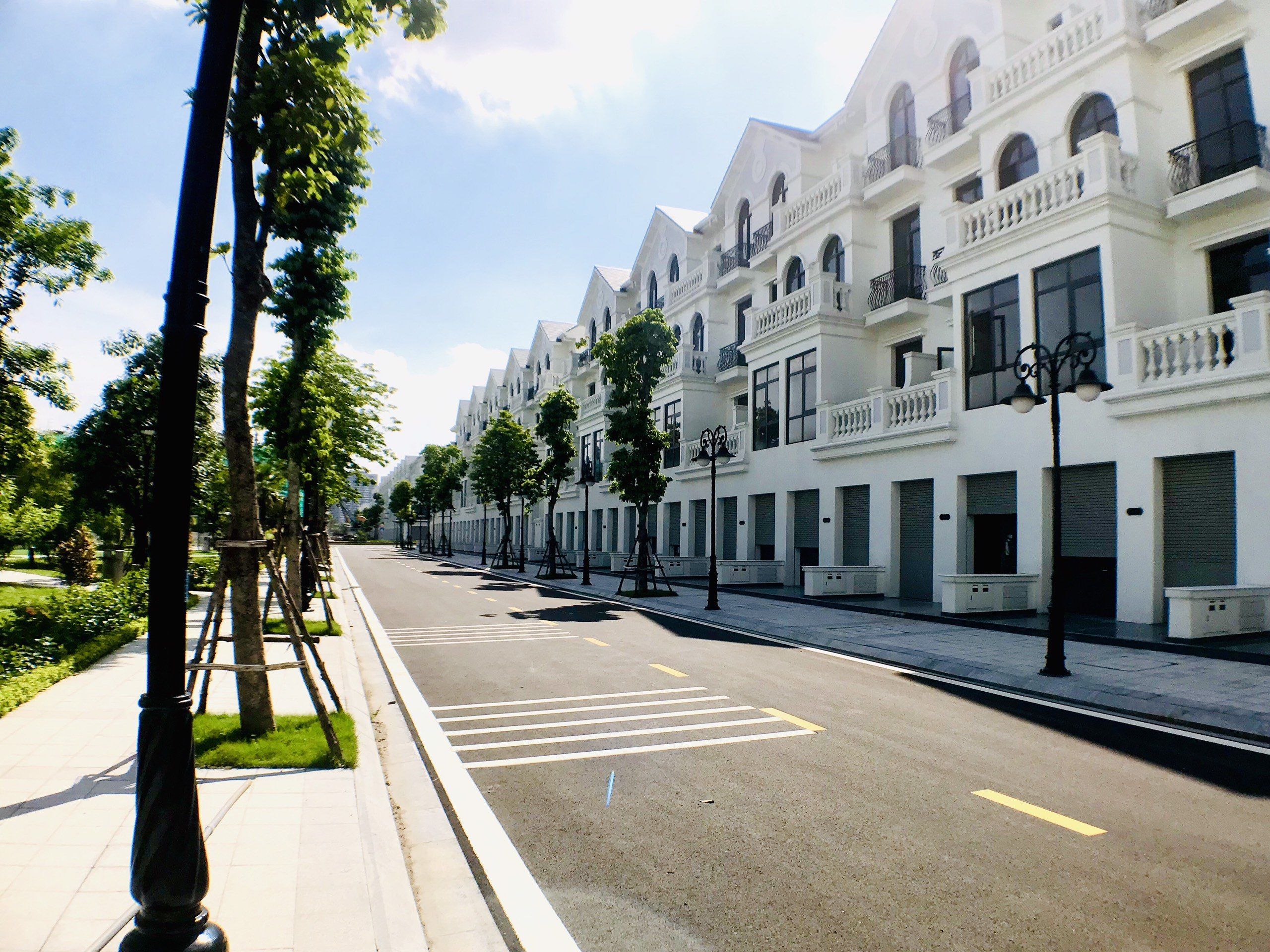 Bán shophouse vừa ở vừa kinh doanh 70m2 MT 6m có sổ đỏ tại Vinhomes Ocean Park 