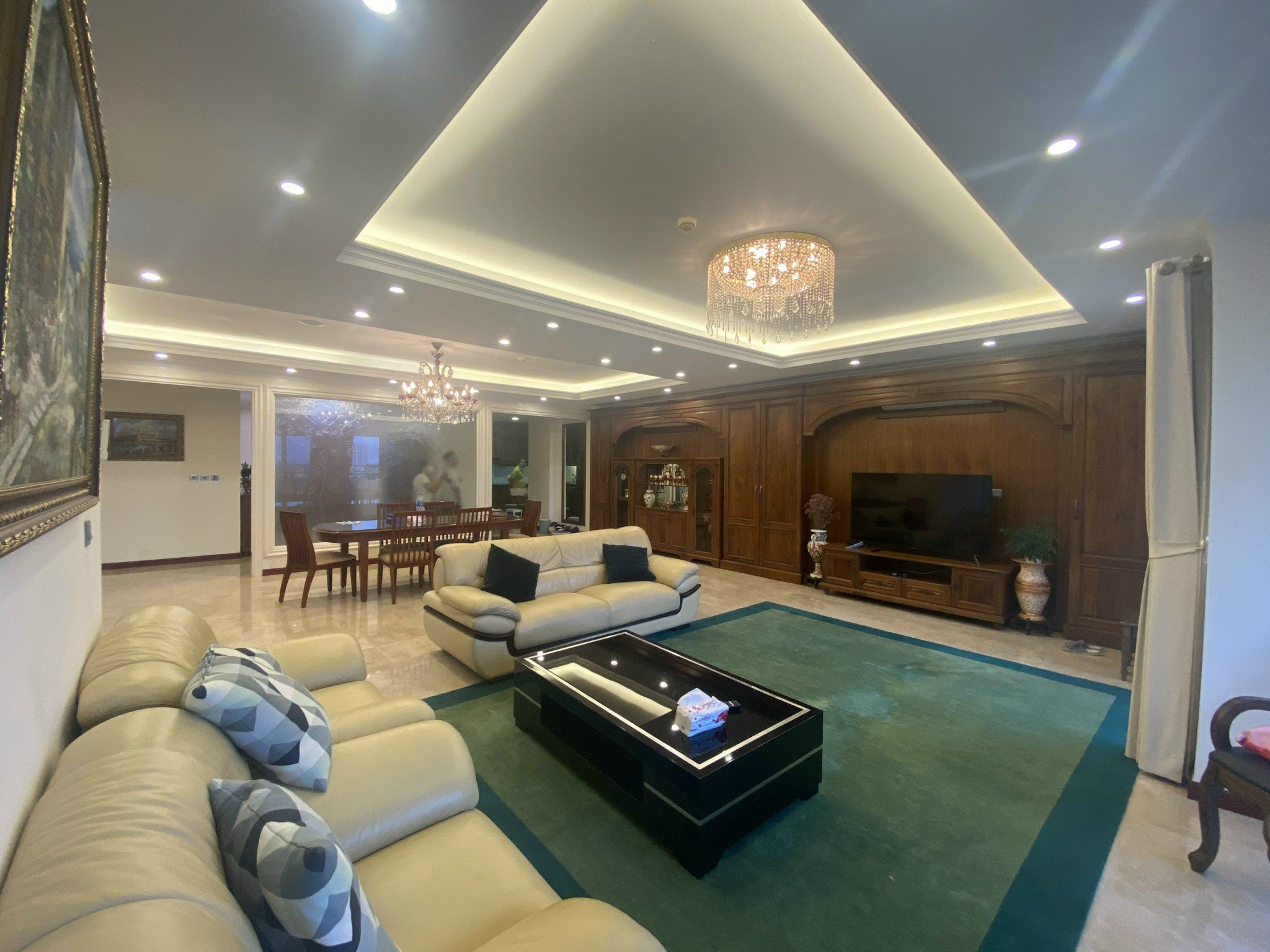 Căn hộ ban công hướng Đông Nam, diện tích 267m2 bán ở Tòa L1 Ciputra Hà Nội