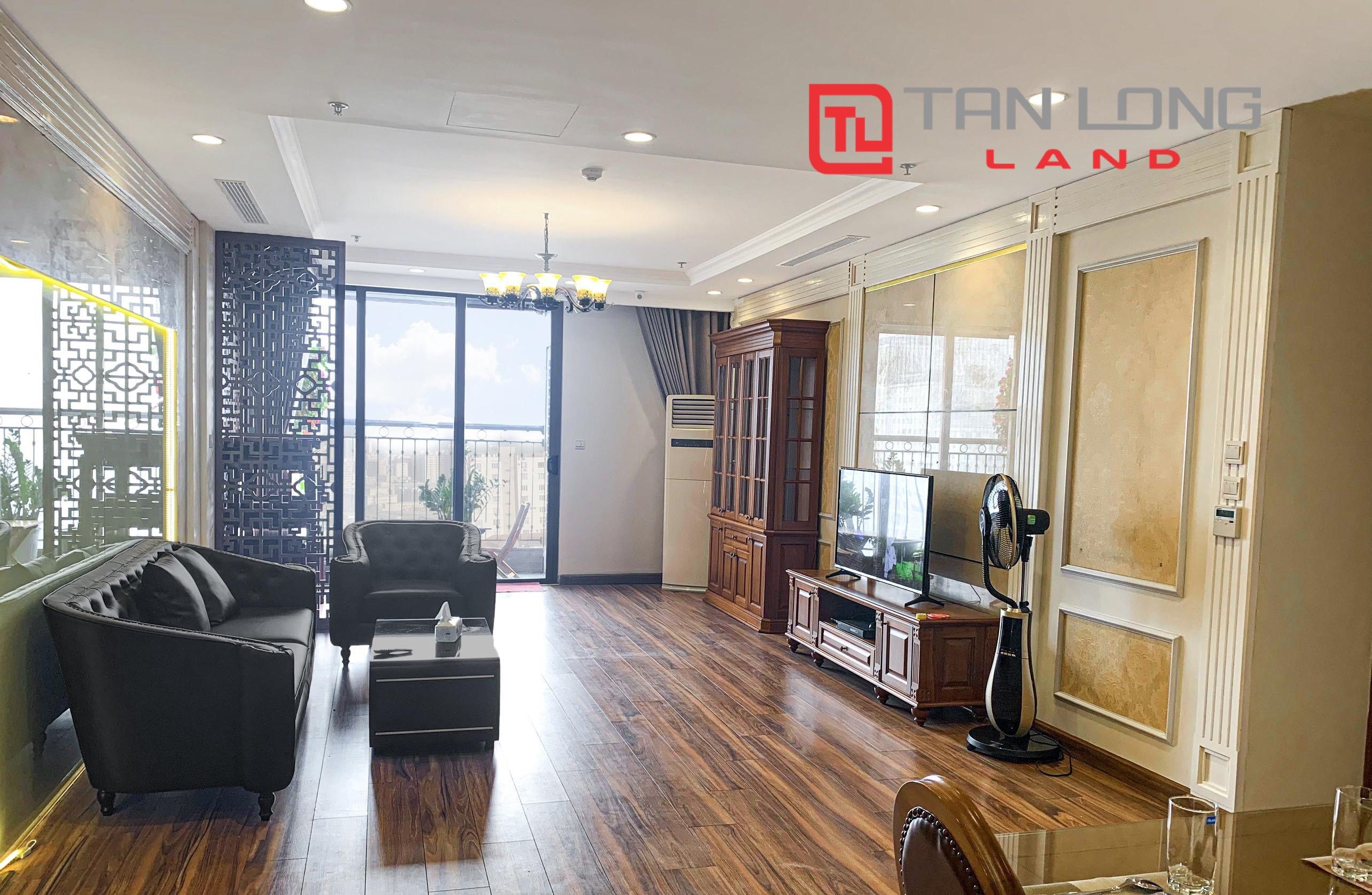 Cho thuê căn hộ 54A Nguyễn Chí Thanh 80m2/2PN Ban công Đông Nam View thoáng