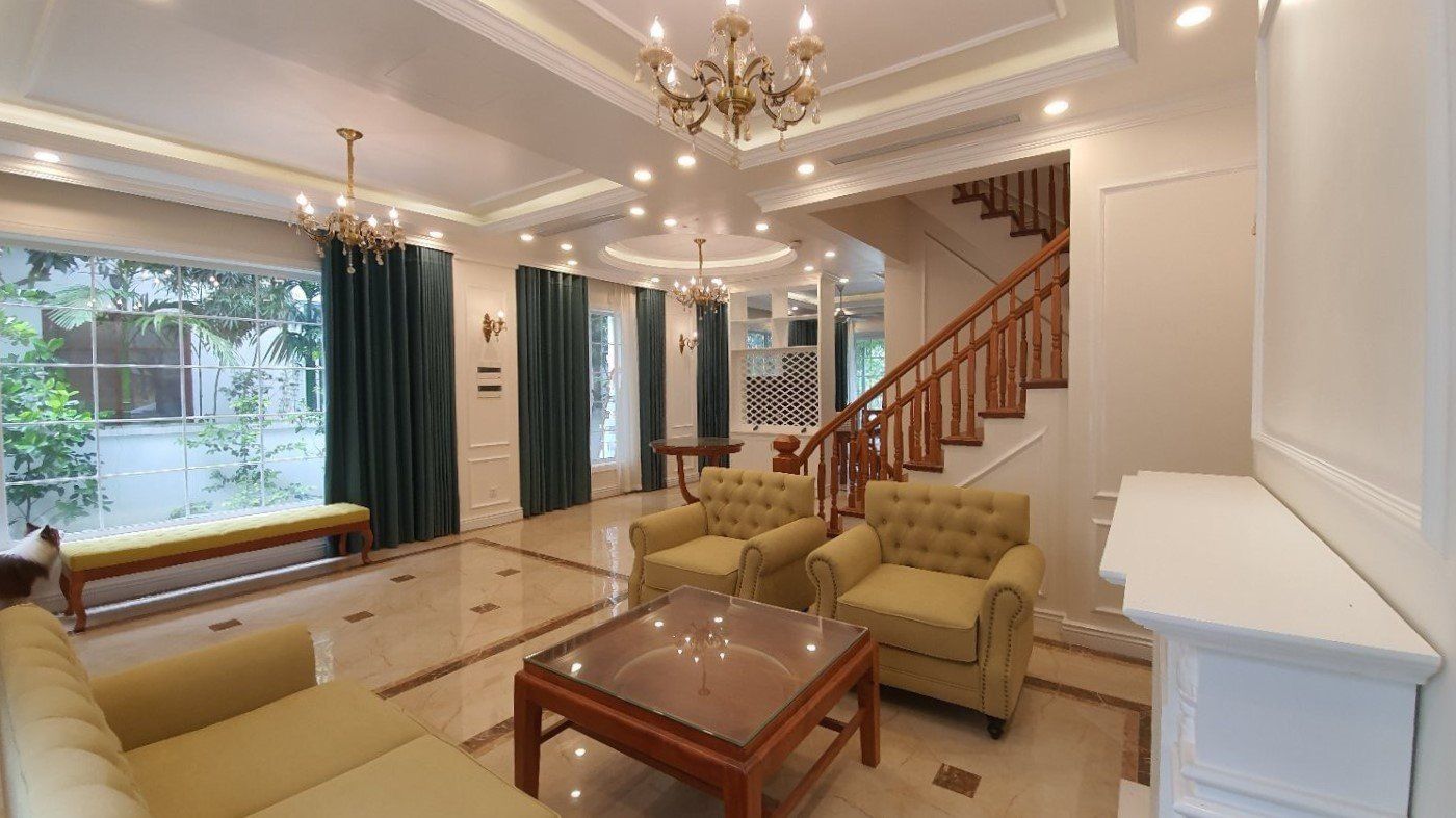 Cho thuê biệt thự song lập Tại Vinhomes Riverside 200m2 4 Tầng + 1 Tầng hầm FULL ĐỒ VÀO Ở NGAY