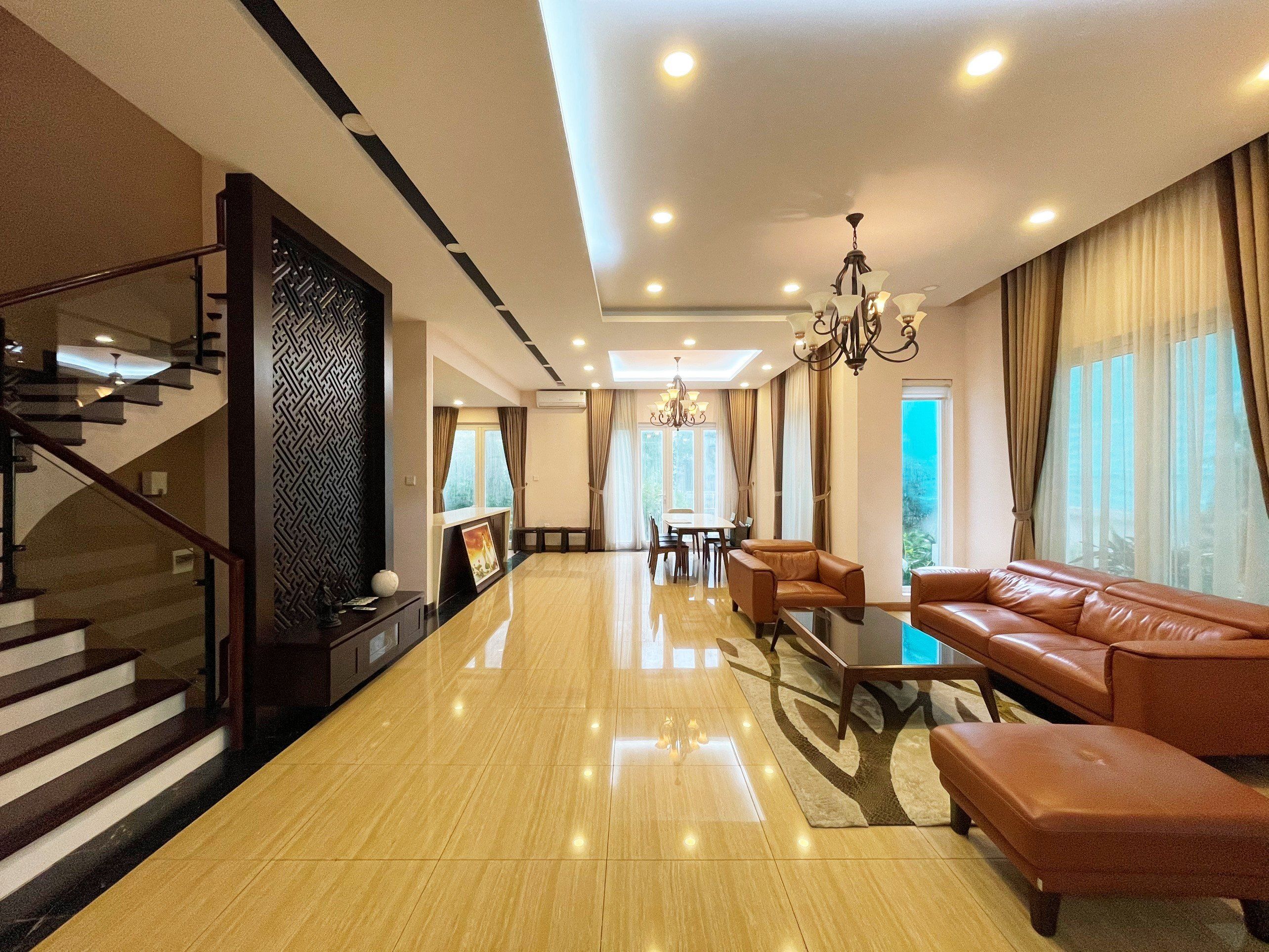 Cho thuê biệt thự tại Vinhome Riverside 225m2 x 3Tầng
