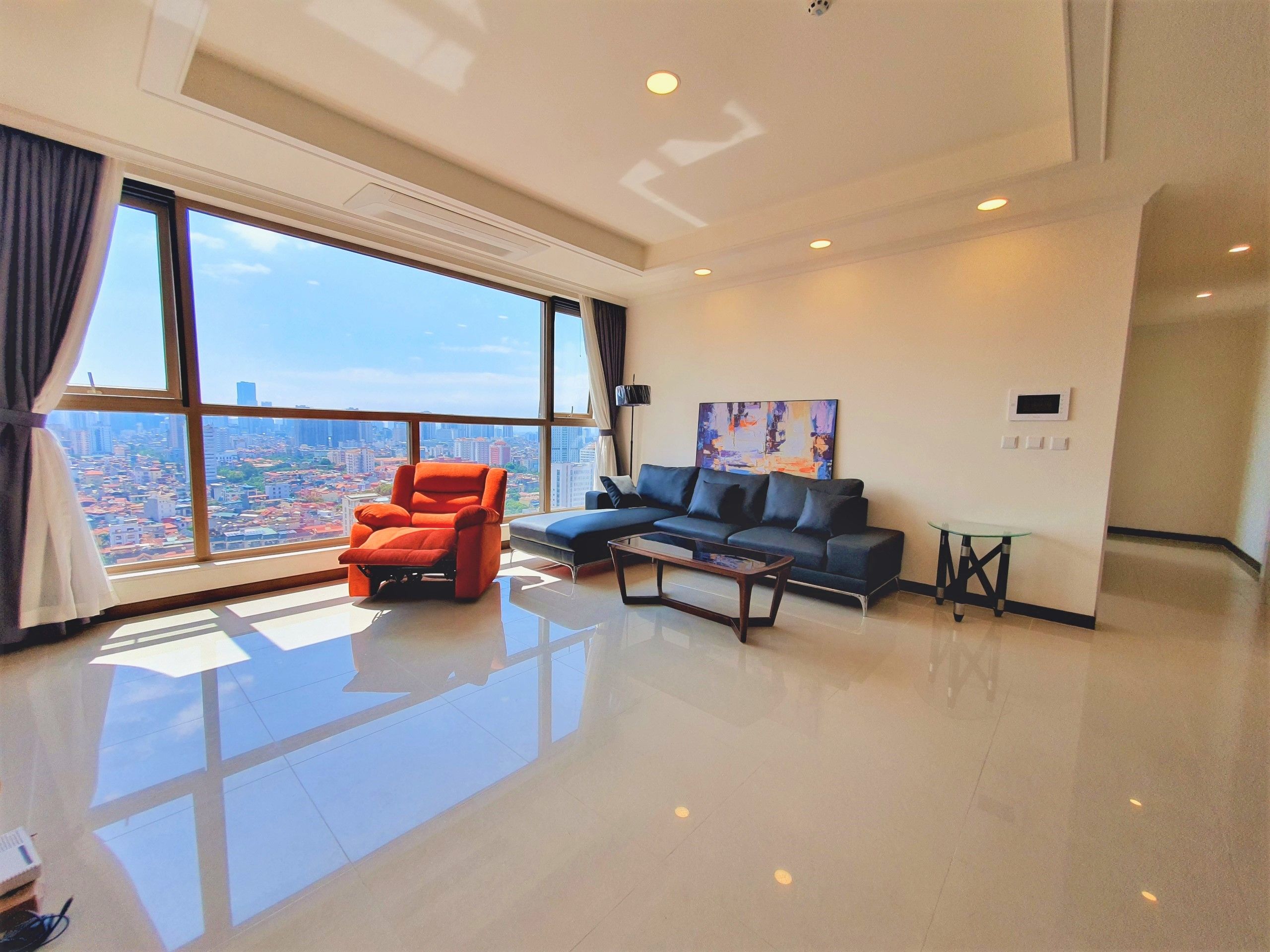 Cho thuê căn 4PN/155m2 tầng cao view đẹp tòa 902 Starlake Tây Hồ Tây