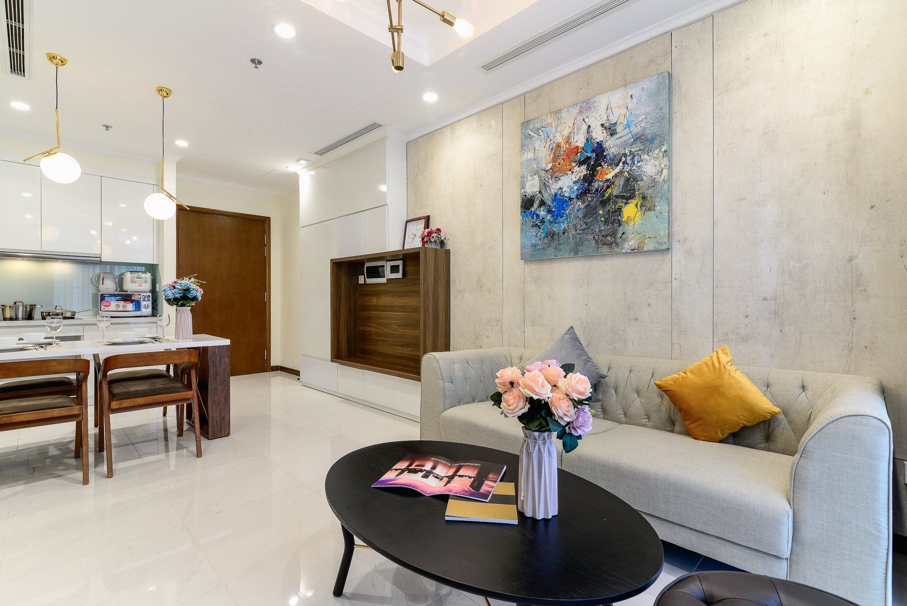 Bán gấp căn hộ toà 54A Nguyễn Chí Thanh 2PN/80.2m2 View hoa hậu Đủ đồ