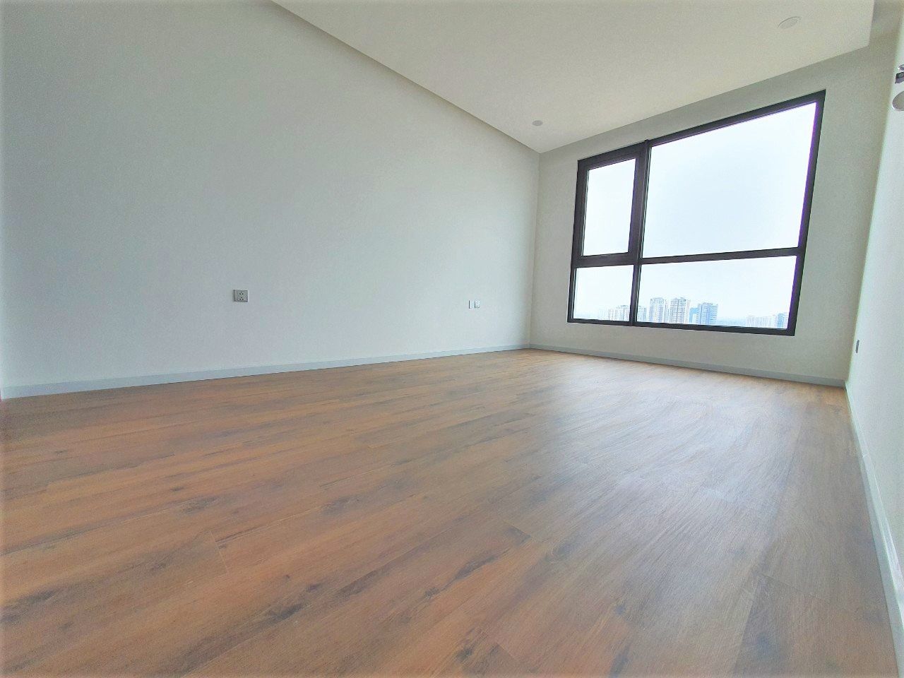 Bán căn 2PN/83m2 tầng trung view Hồ Tây tòa M1 - 6th Element Nguyễn Văn Huyên