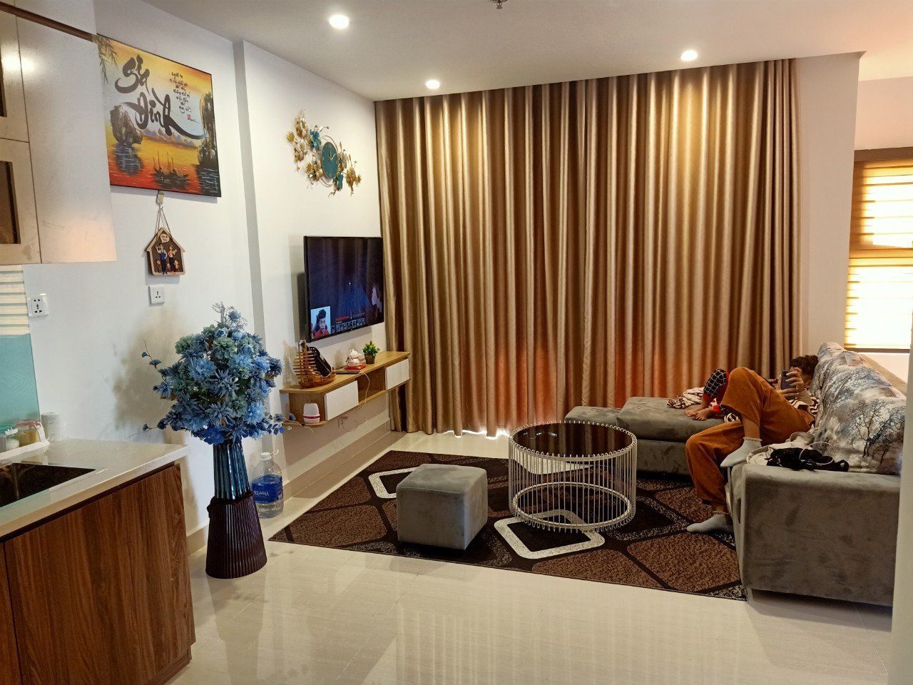 Cho thuê căn hộ 2PN/66m2 hướng ĐB đầy đủ đồ tại Vinhomes Ocean Park