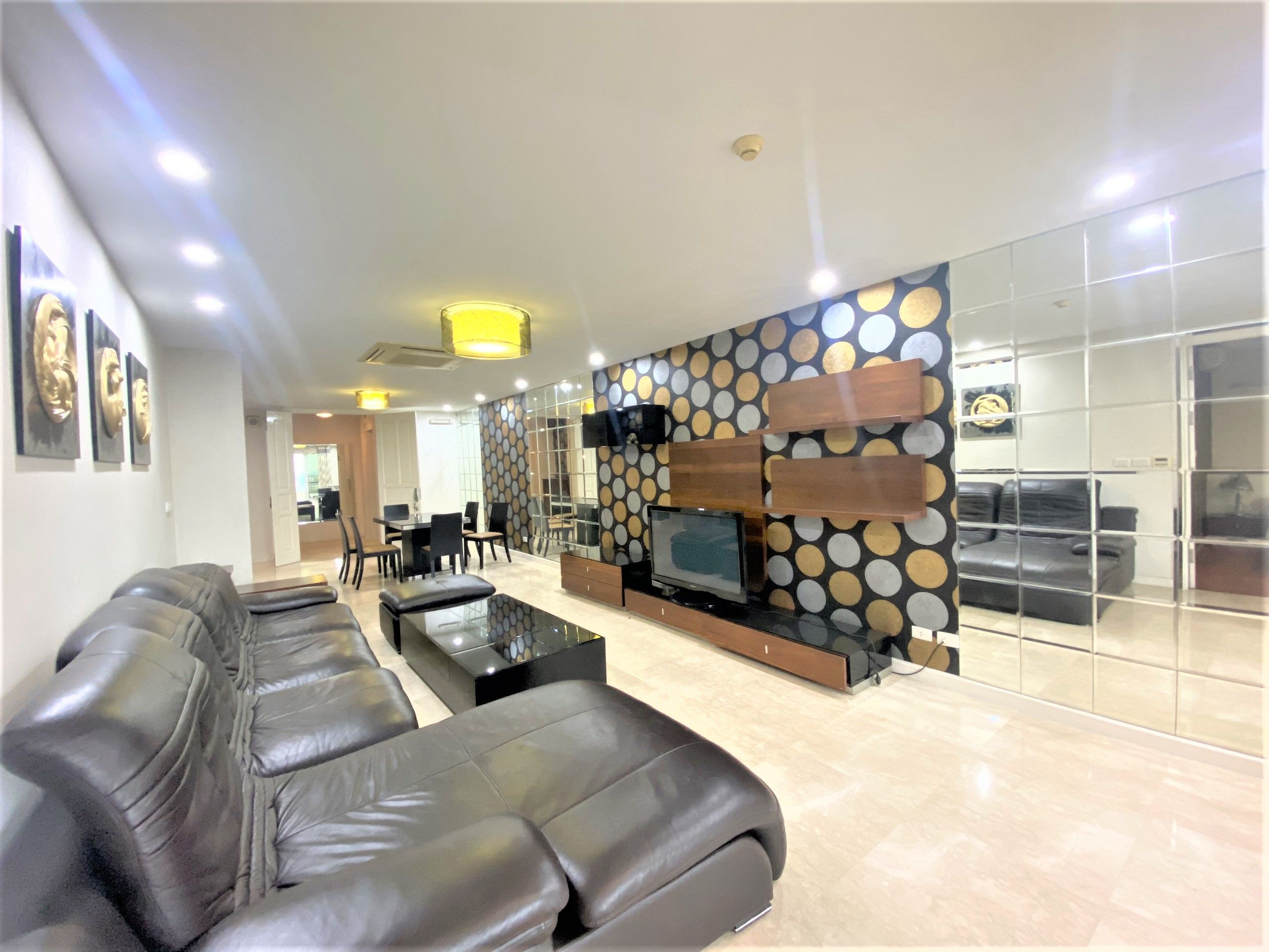 Chuyển nhượng căn 3PN/145m2 toà P1 Ciputra Full đồ, hướng cửa Đông Nam, chính chủ