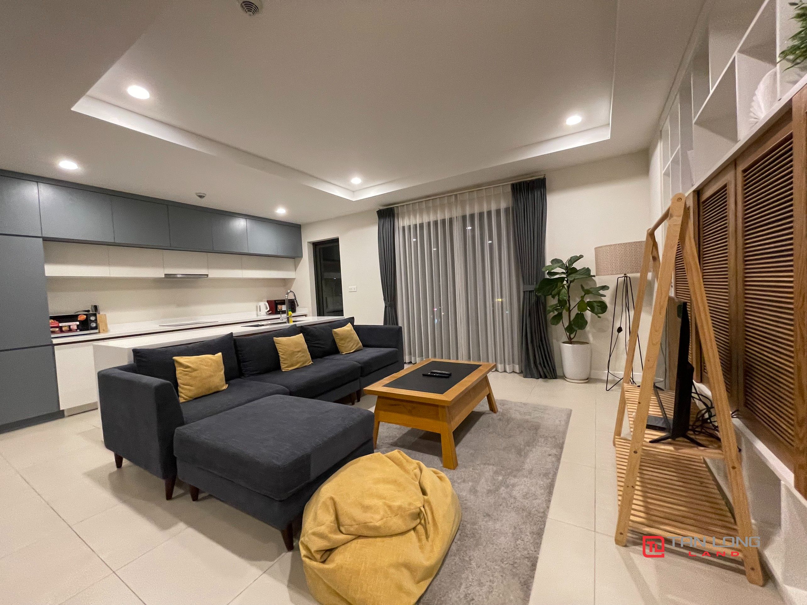 Cho thuê căn hộ 3PN/103m2 view Hồ Tây tại Kosmo Tây Hồ. LH 0989734734
