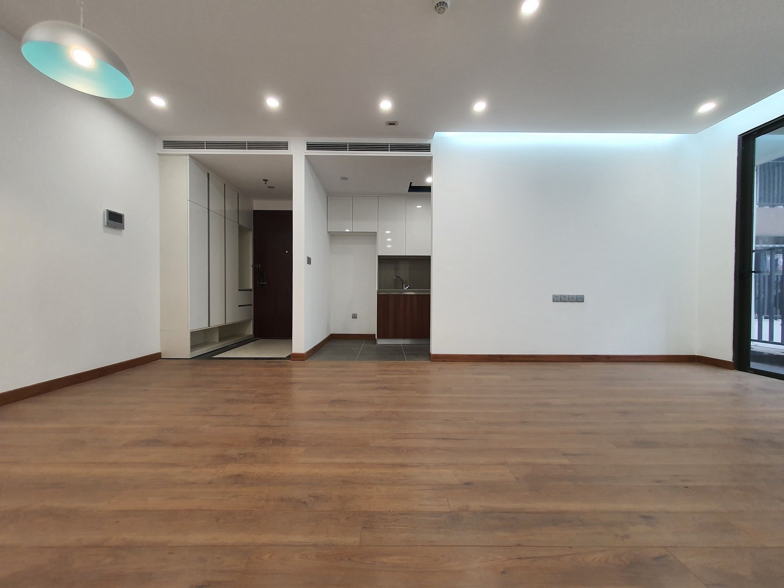 Bán căn 2PN/83m2 tầng thấp tòa D1 chung cư 6th Element Nguyễn Văn Huyên