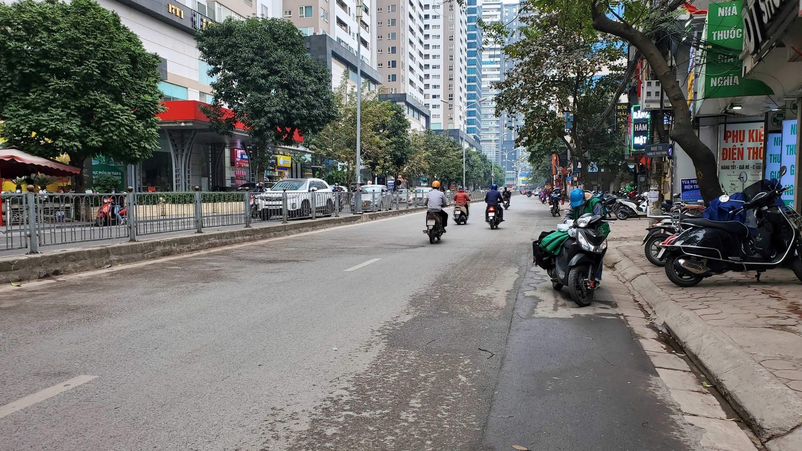 Bán rẻ nhà phố Vũ Trọng Phụng DT:45m2, Đường đôi ô tô tránh SĐCC