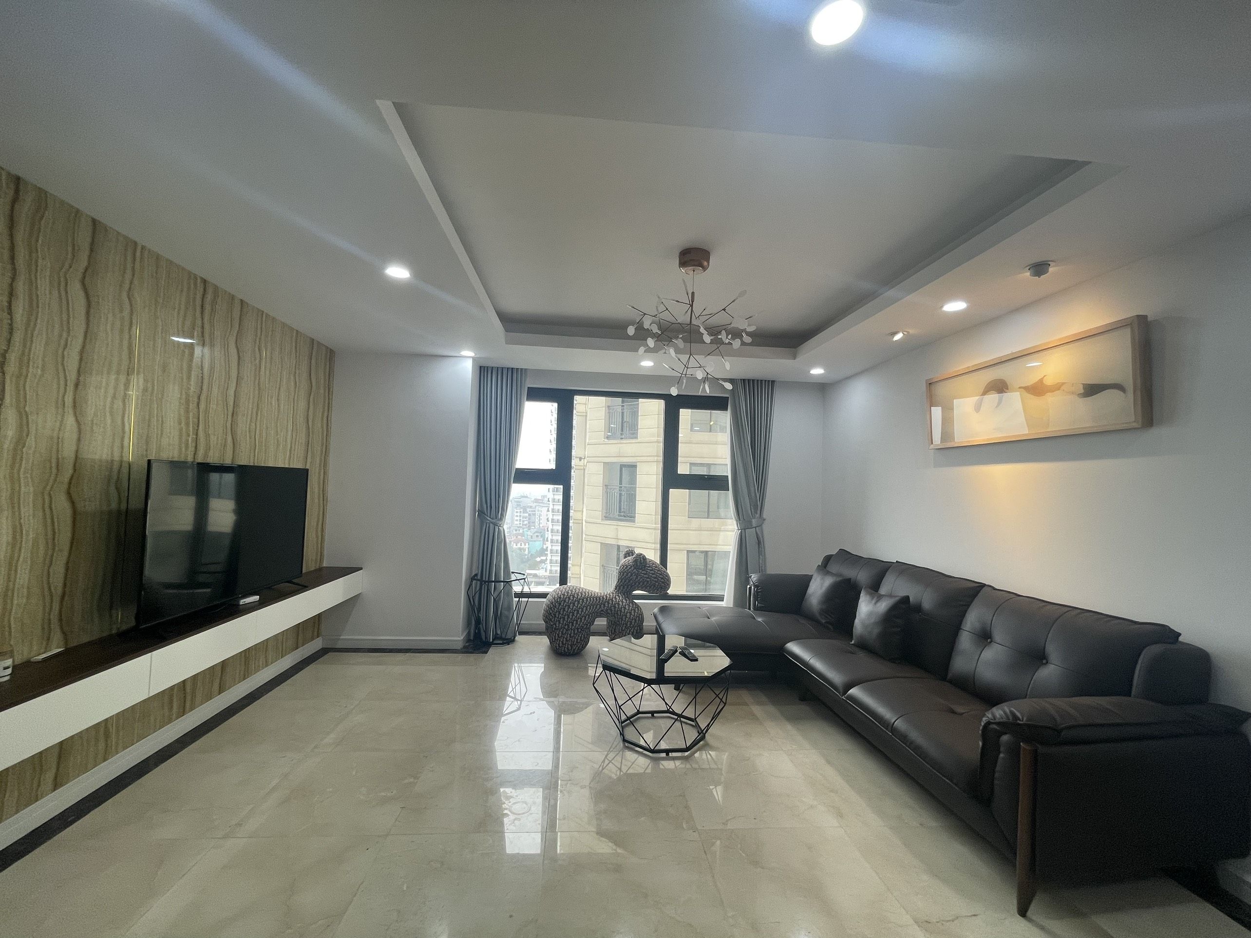 Cho thuê căn hộ 2PN/88m2 tầng trung, tháp A view Hồ Tây - D'Le Roi Soleil Xuân Diệu