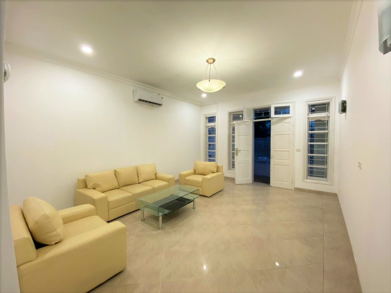 Cần bán biệt thự cao cấp 126m2 khu C2 Ciputra, quận Tây Hồ