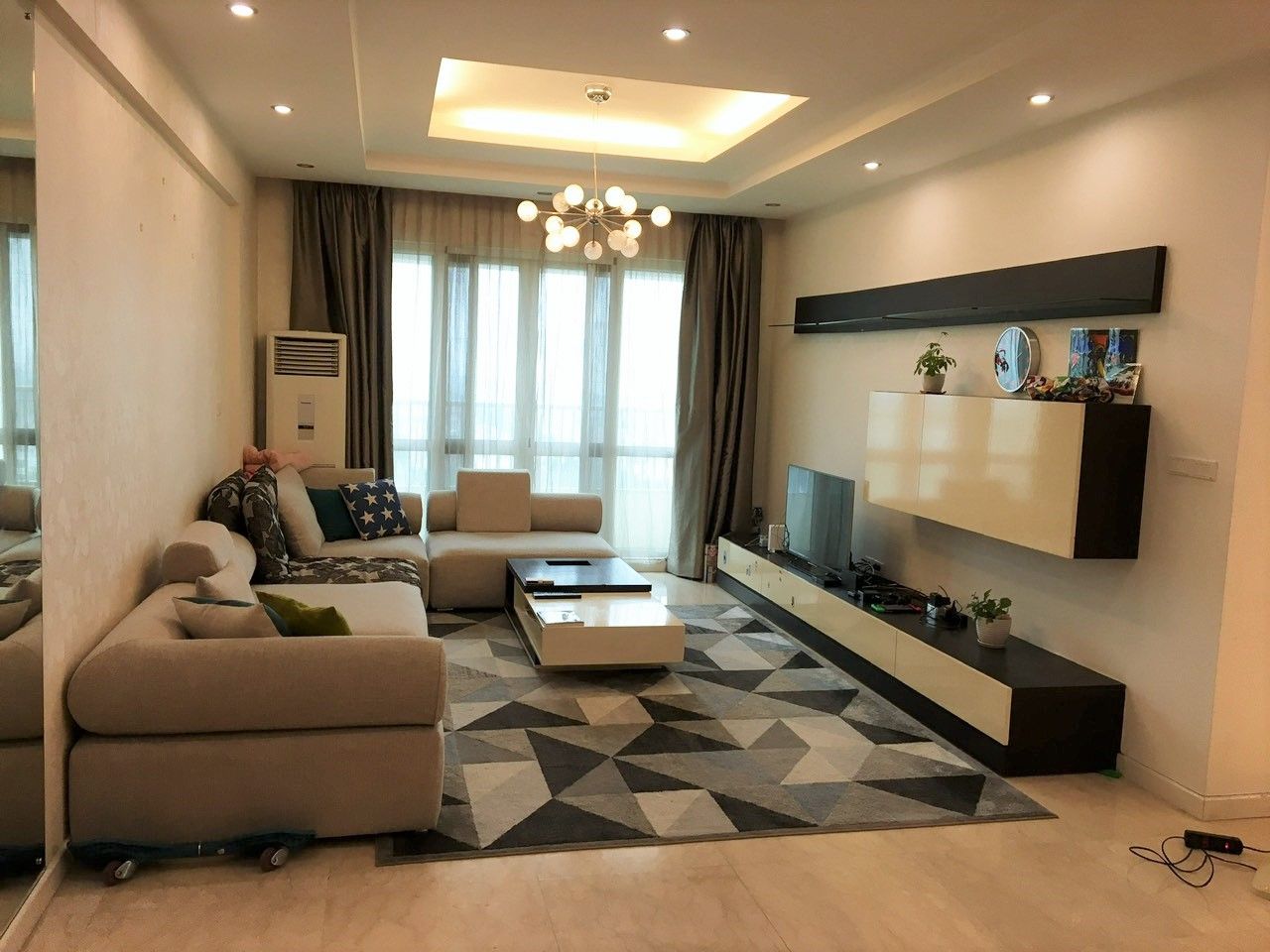 Cần bán căn hộ 182m2, sổ đỏ chính chủ tòa P2 Ciputra, quận Tây Hồ