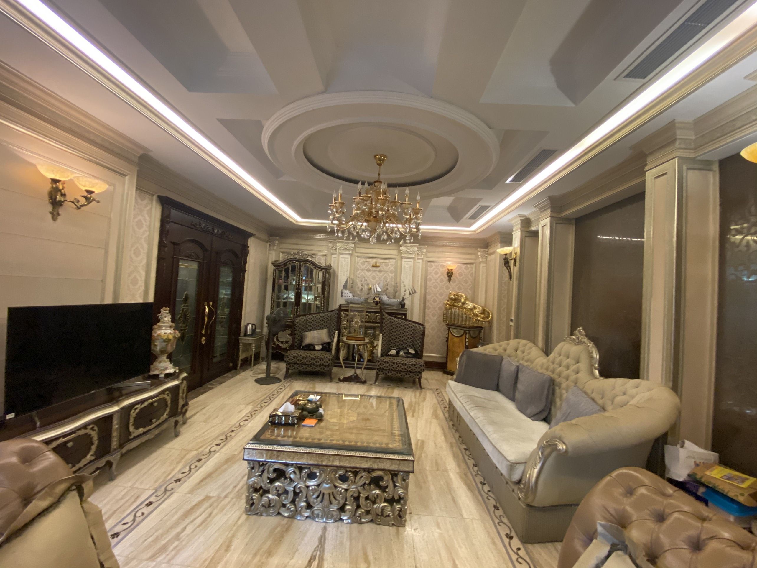 Bán gấp căn góc C5 Ciputra, DT 382m2, thiết kế 6 phòng ngủ, giá thỏa thuận