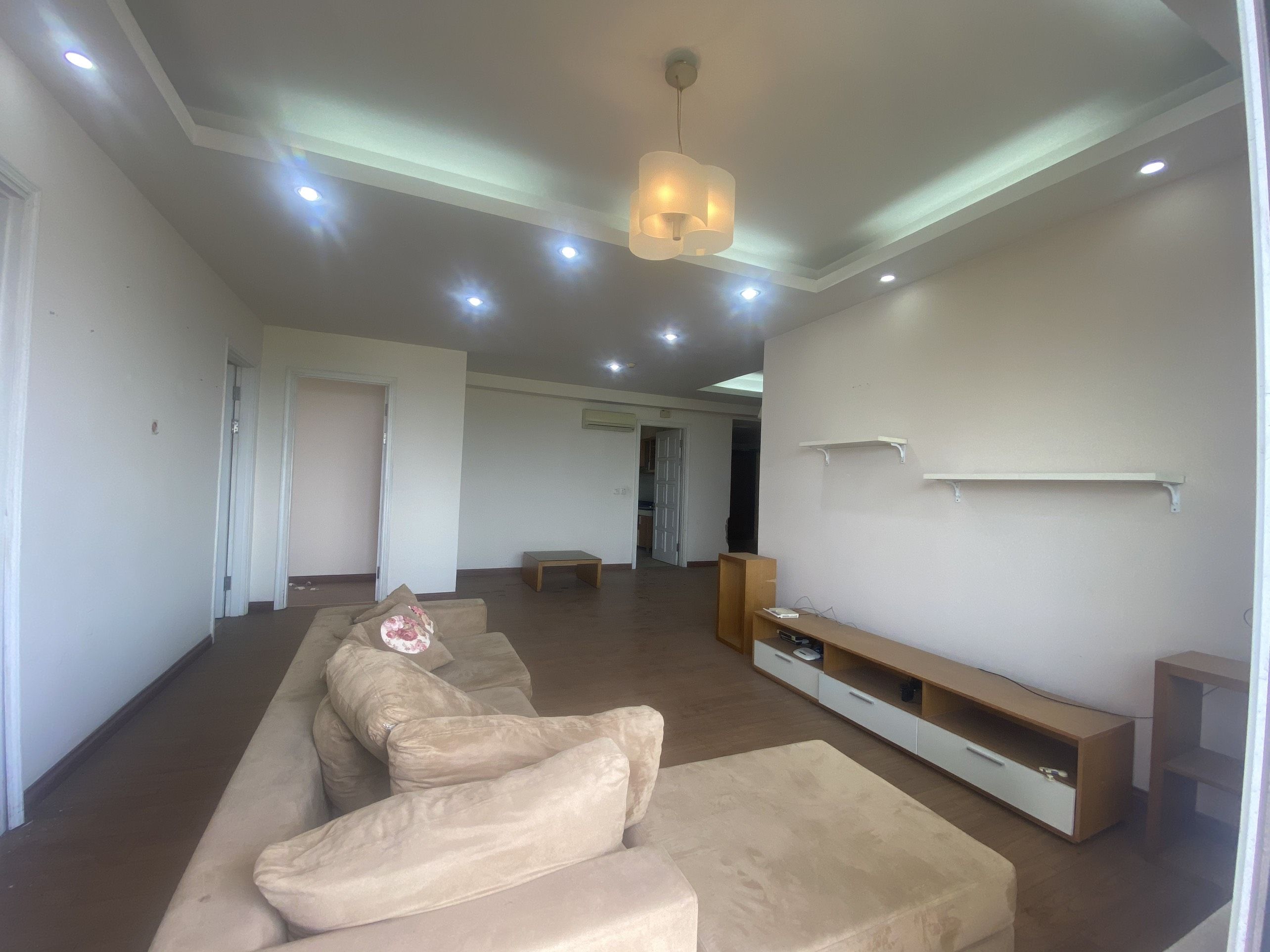 Căn góc Ciputra 2 mặt thoáng tầng trung cần bán, tòa E5