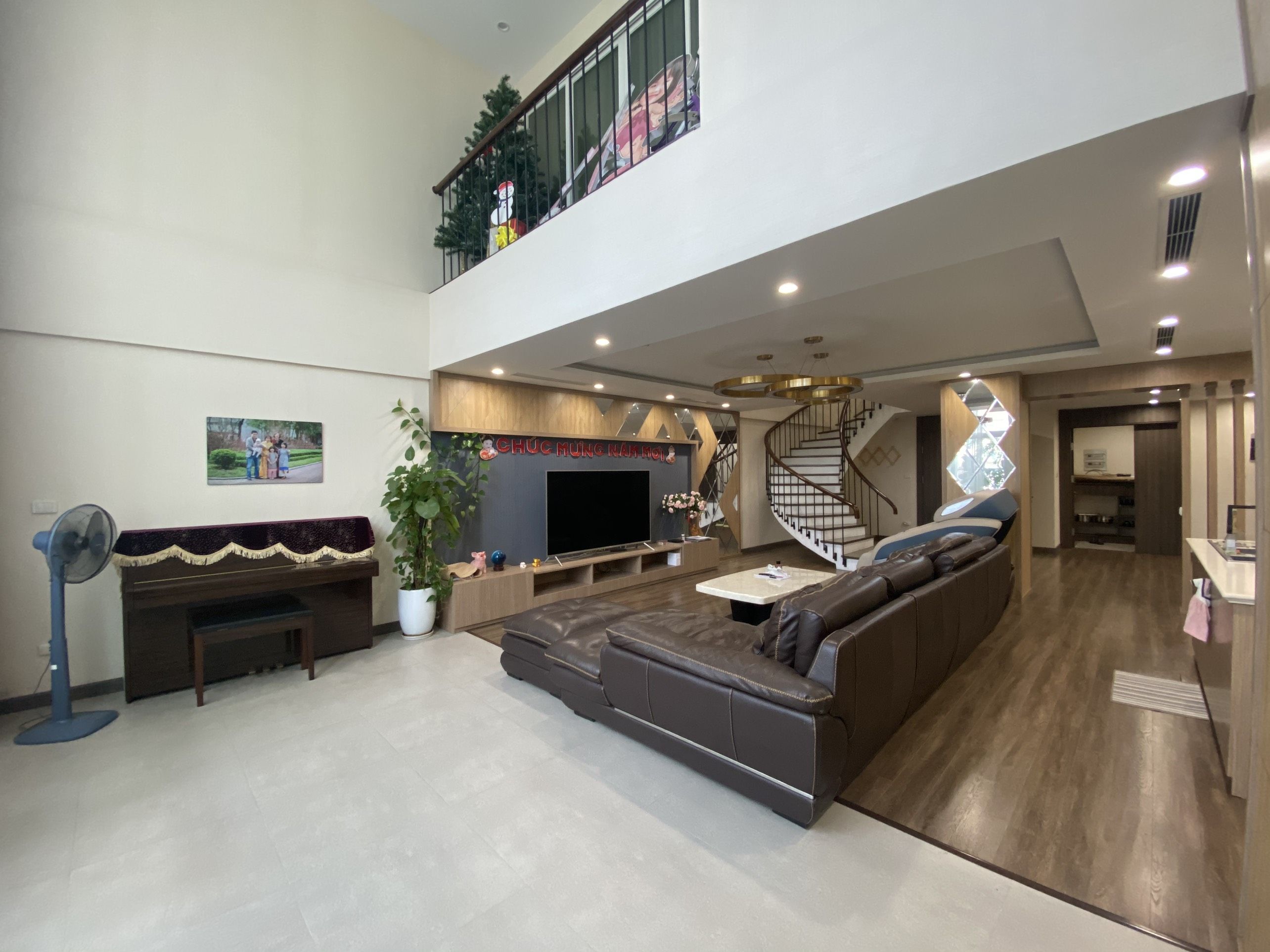 Bán chung cư cao cấp 279m2, 3 phòng ngủ tại P1 Ciputra, quận Tây Hồ