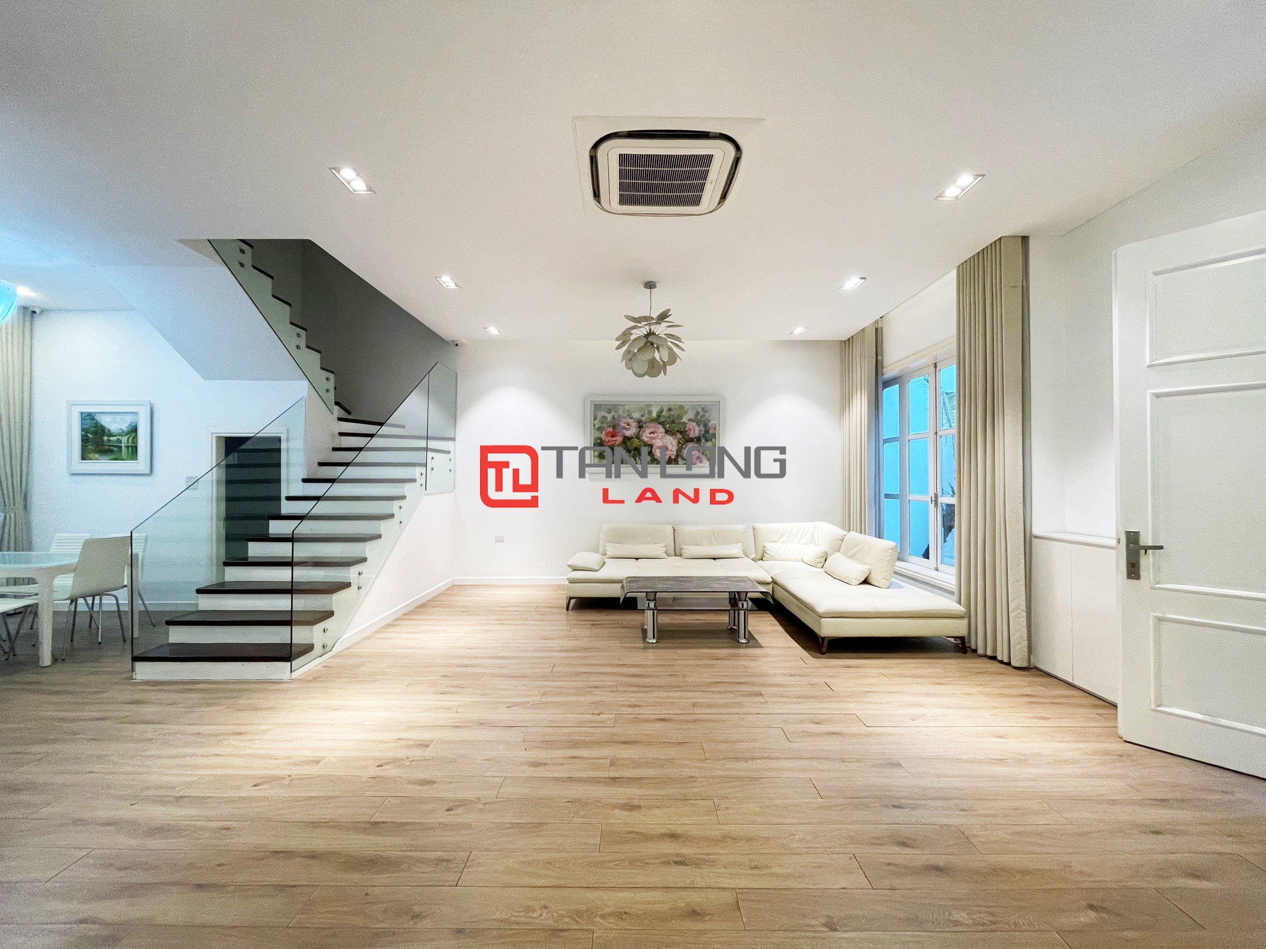 Cho thuê Biệt thự Song lập giá rẻ full nội thất hiện đại tại Vinhomes Riverside