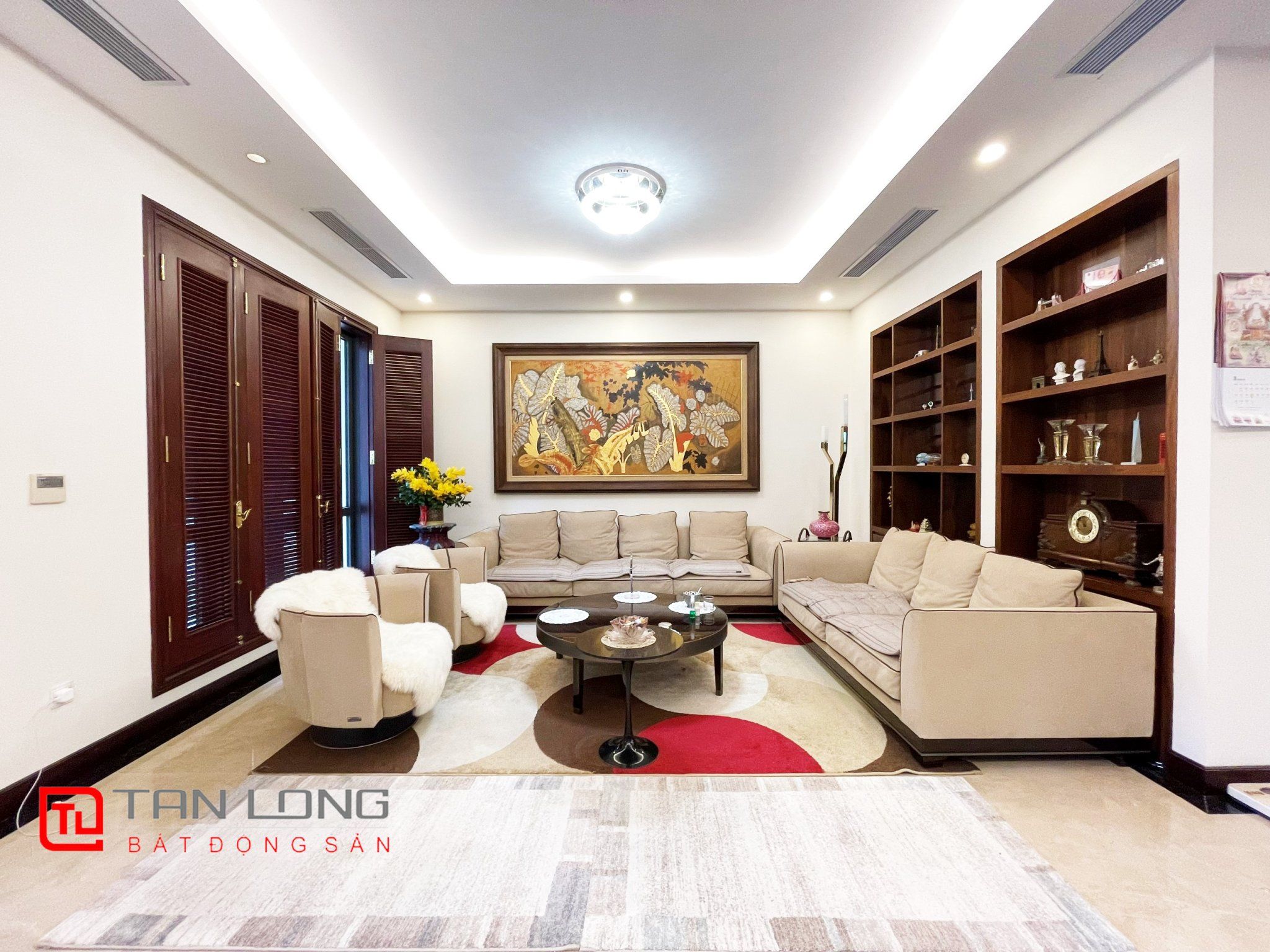 Cho thuê Biệt thự Đơn lập 5 phòng ngủ view sông sau nhà thoáng mát tại Vinhomes Riverside