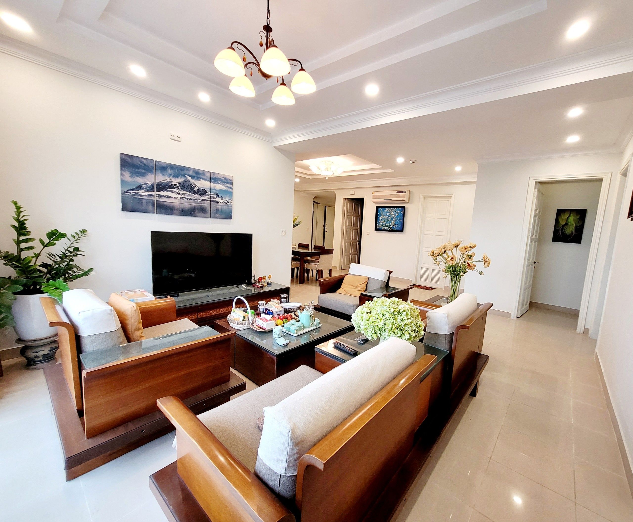 Căn hộ chung cư 150m2, 4 phòng ngủ bán tại tòa G2 Ciputra, quận Tây Hồ