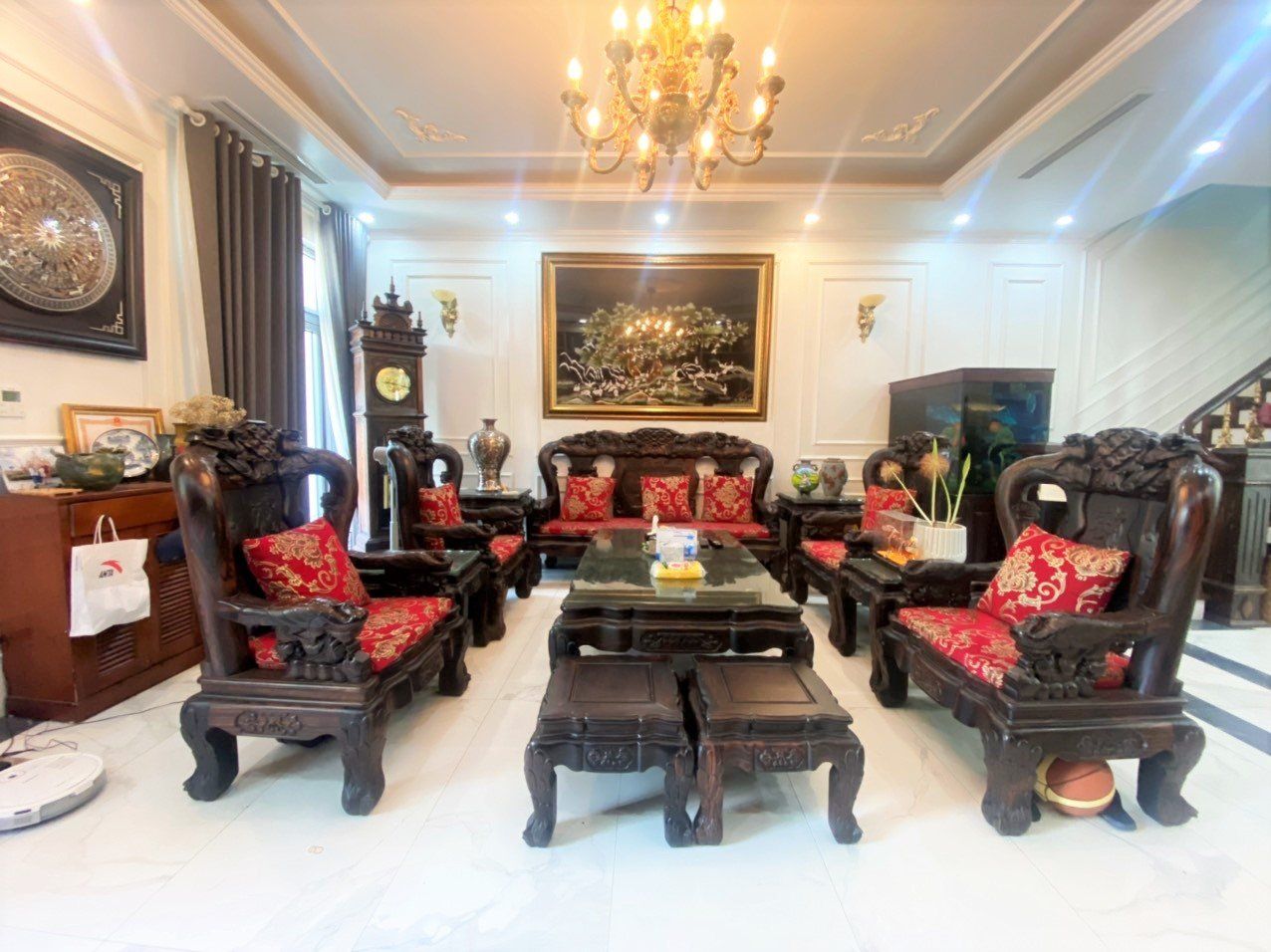 Cho thuê Biệt thự Liền kề bên có hồ hoàn thiện full nội thất tại Vinhomes The Harmony