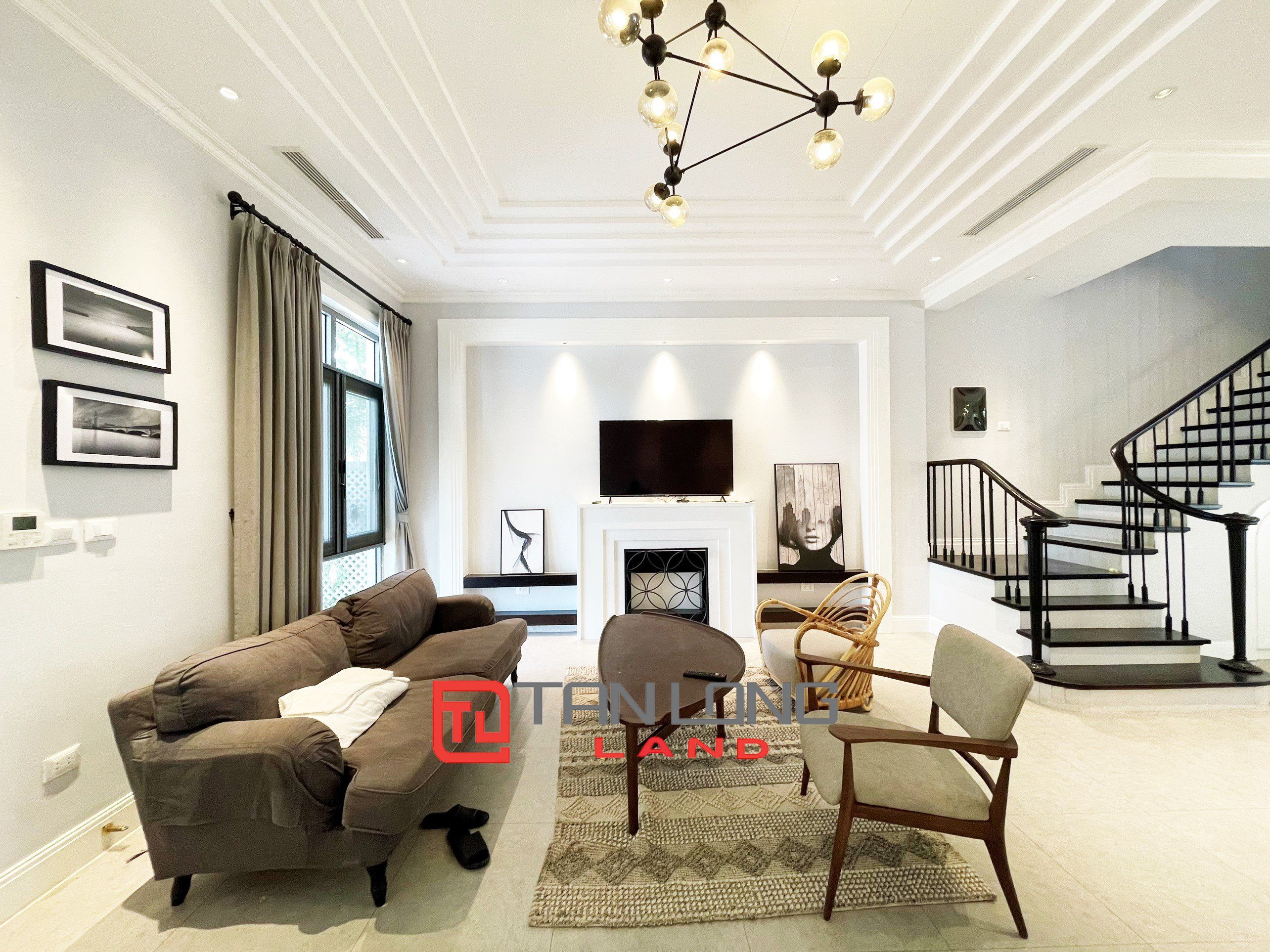 Cho thuê Biệt thự Song lập view hồ điều hòa thoáng mát tại Vinhomes The Harmony