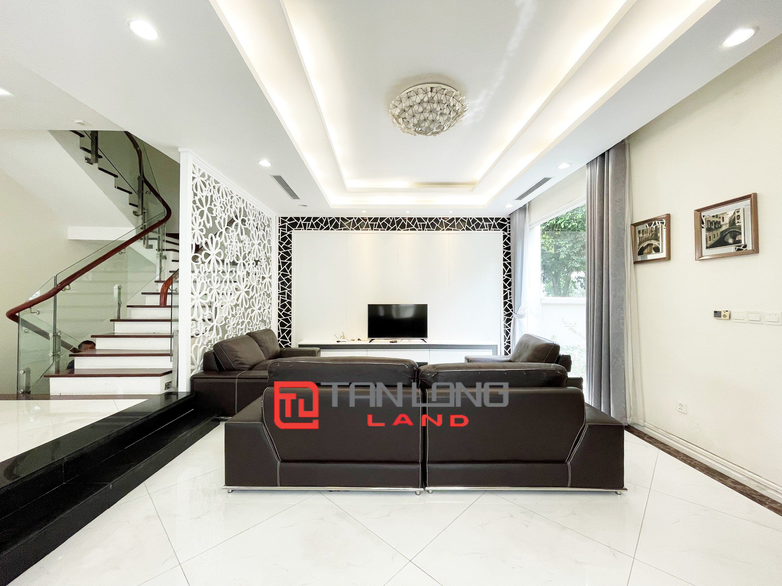 Cho thuê Biệt thự Song lập full nội thất view sông sau nhà rộng thoáng mát tại Vinhomes Riverside