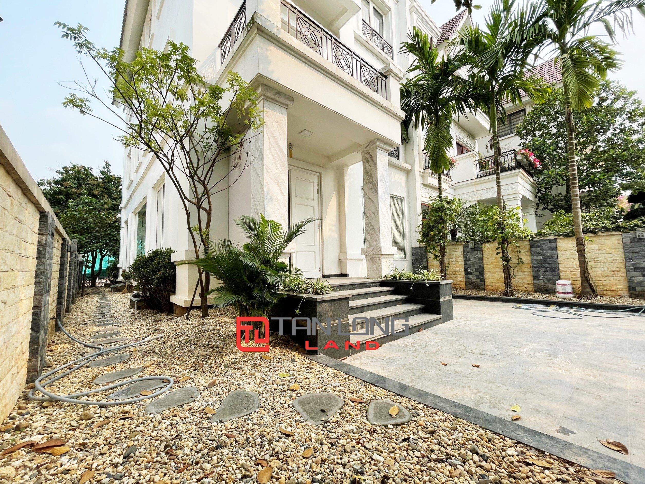Bán Biệt thự Song lập hướng Đông Nam view sông sau nhà tại Vinhomes Riverside Long Biên