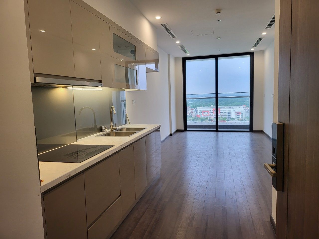 Bán Căn hộ nội thất cơ bản tòa S5 hướng Đông Bắc tại Vinhomes Symphony