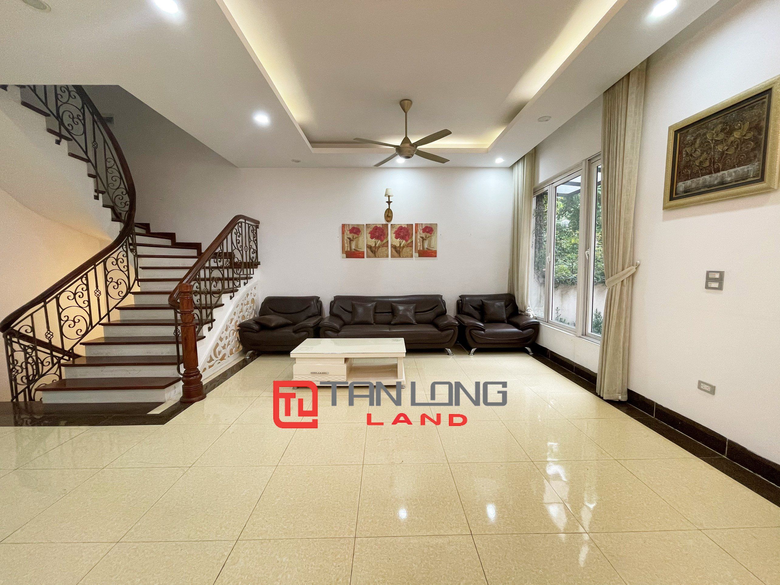 Cho thuê Biệt thự Song lập full nội thất giá hợp lý tại Vinhomes Riverside Long Biên