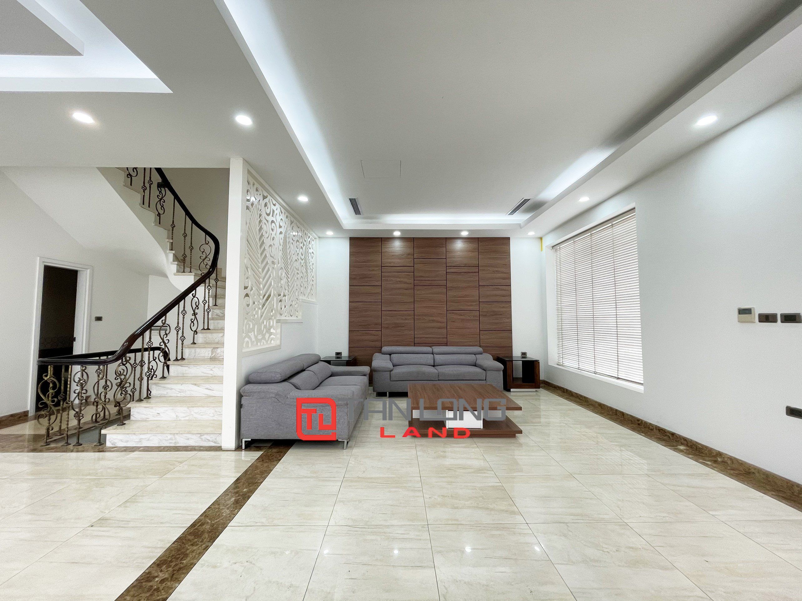 Cho thuê Biệt thự Song lập hoàn thiện full nội thất 4 phòng ngủ tại Vinhomes Riverside