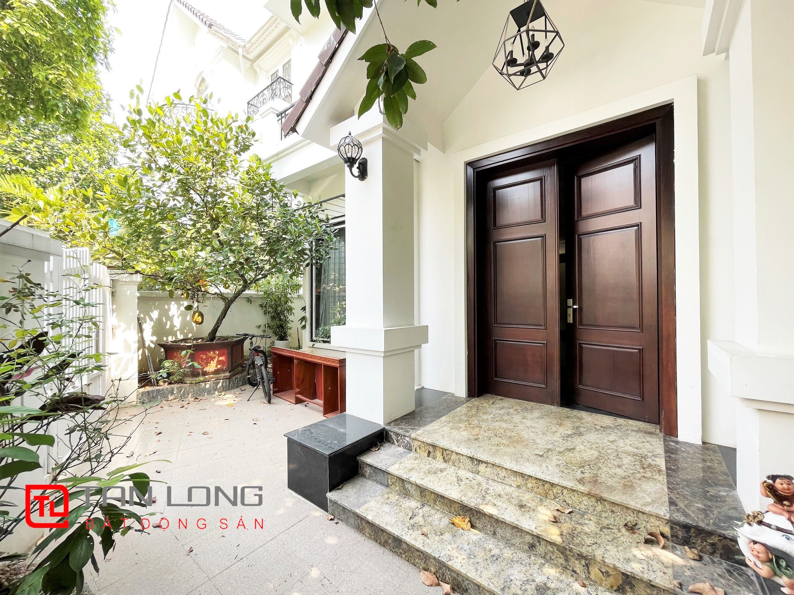 Cho thuê Biệt thự Song lập 4 phòng ngủ gần trường quốc tế Vinschool tại Vinhomes Riverside