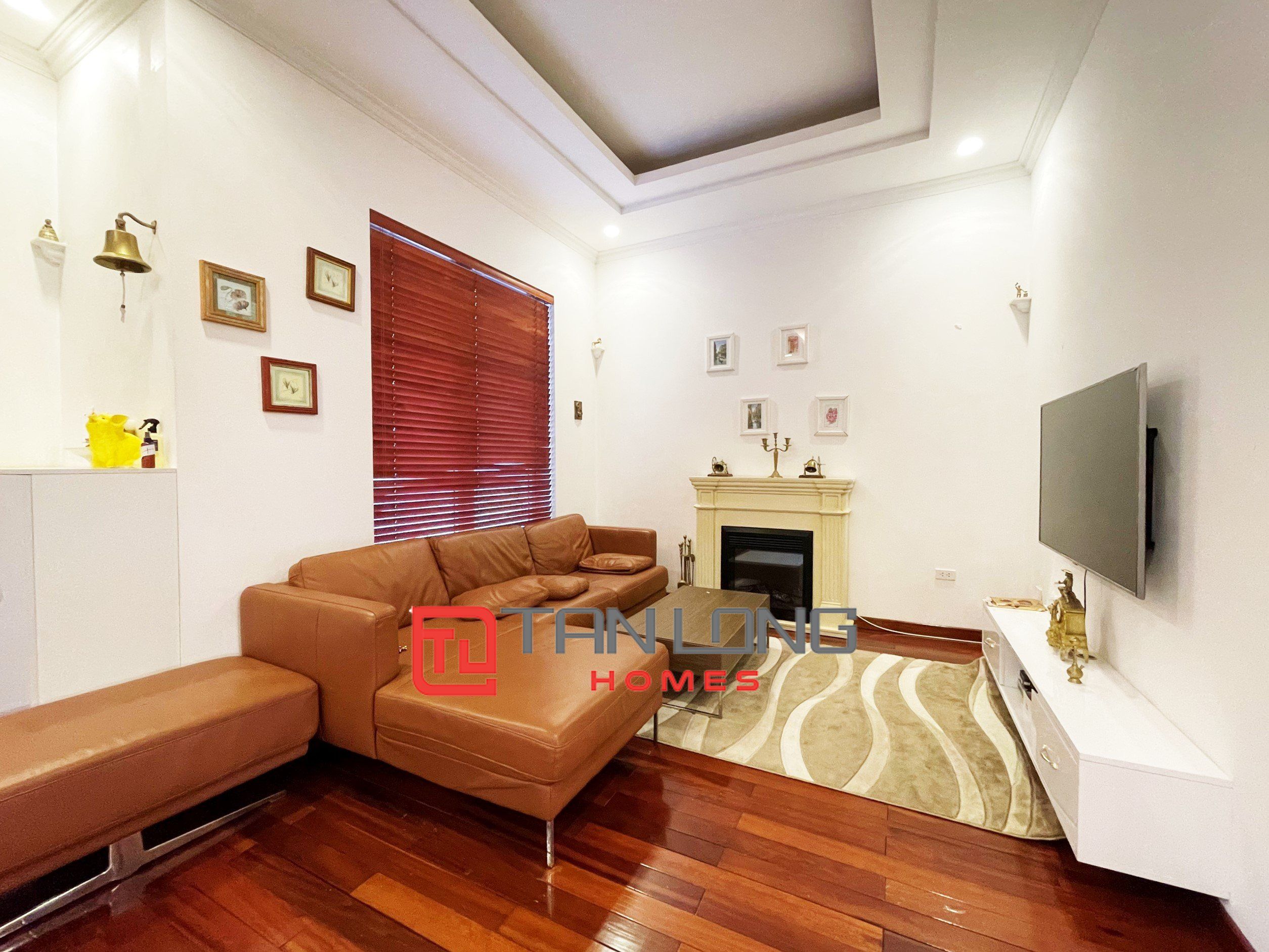 Cho thuê Biệt thự Song lập view sông full nội thất cao cấp tại Vinhomes Riverside