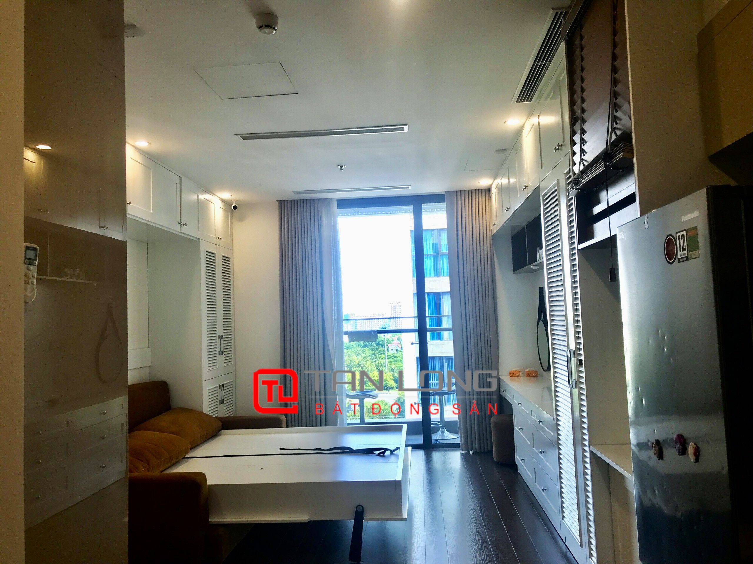 Cho thuê Căn hộ Studio tầng cao toà S1 full nội thất tại Vinhomes Symphony