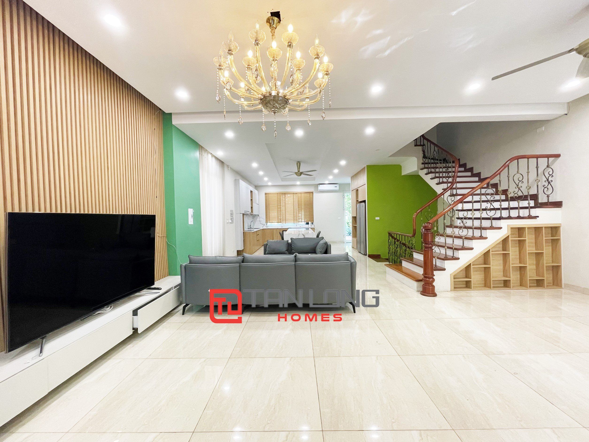 Cho thuê Biệt thự Song lập sân vườn 4 phòng ngủ full nội thất tại Vinhomes Riverside