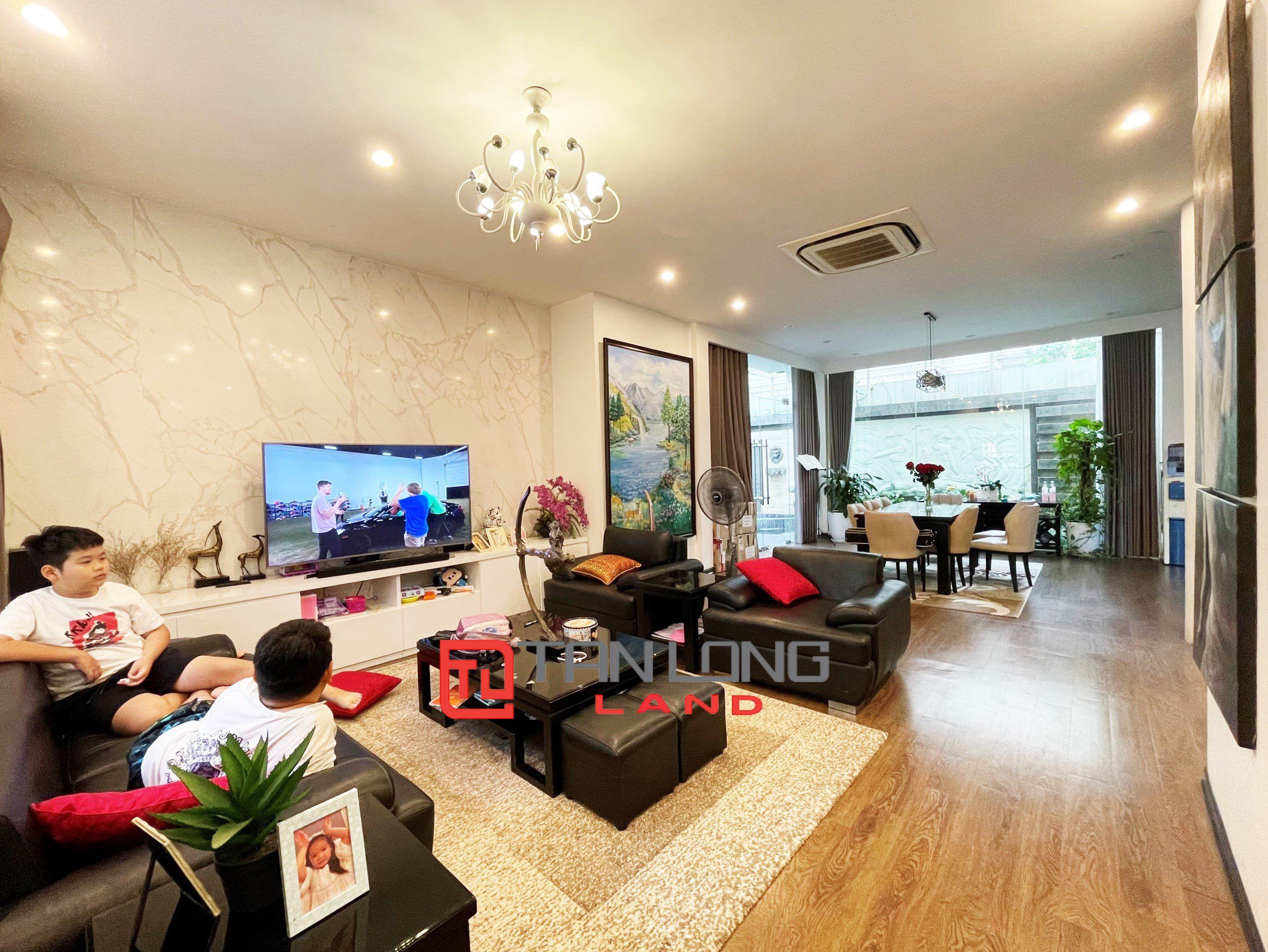 Cho thuê Biệt thự full nội thất gần trường quốc tế BIS tại Vinhomes Riverside