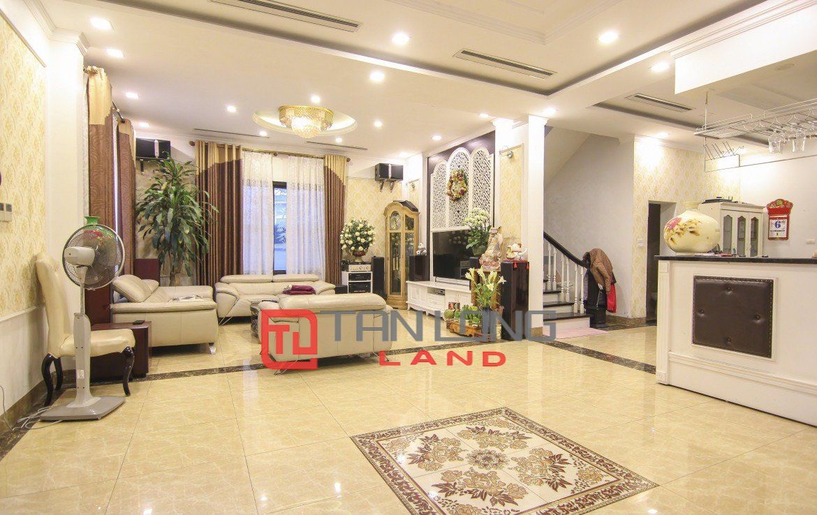 Cho thuê Biệt thự Song lập full nội thất cao cấp 4 phòng ngủ tại Vinhomes Riverside