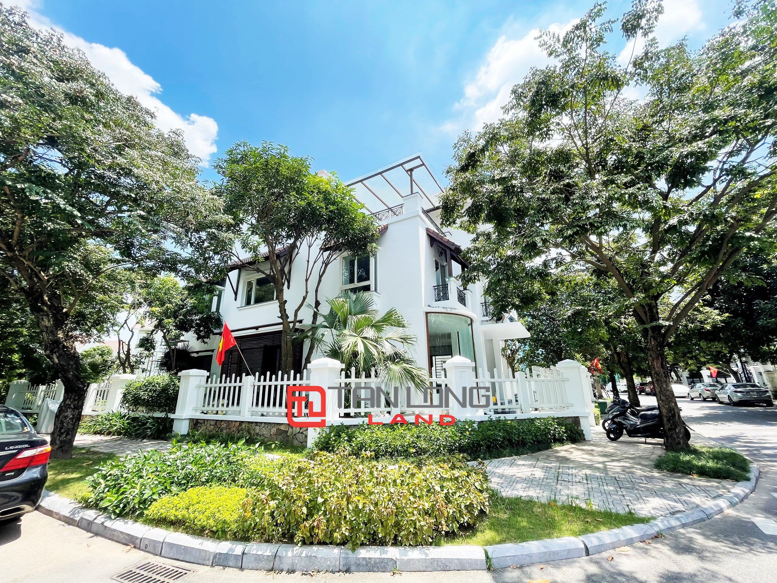 Cho thuê Biệt thự Đơn lập 5 phòng ngủ gần trường BIS tại Vinhomes Riverside