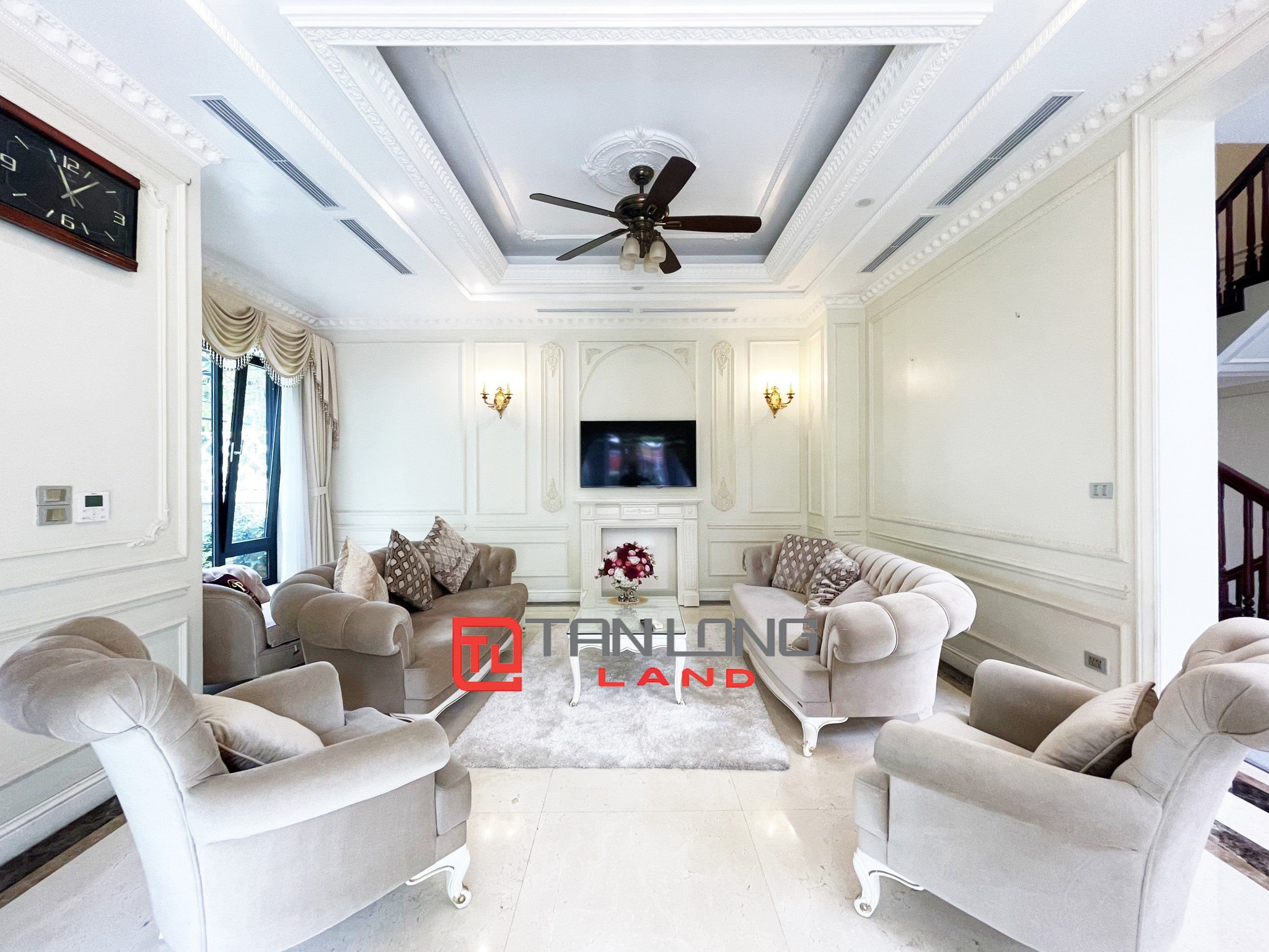 Cho thuê Biệt thự full nội thất 4 phòng ngủ gần trường BIS tại Vinhomes Riverside