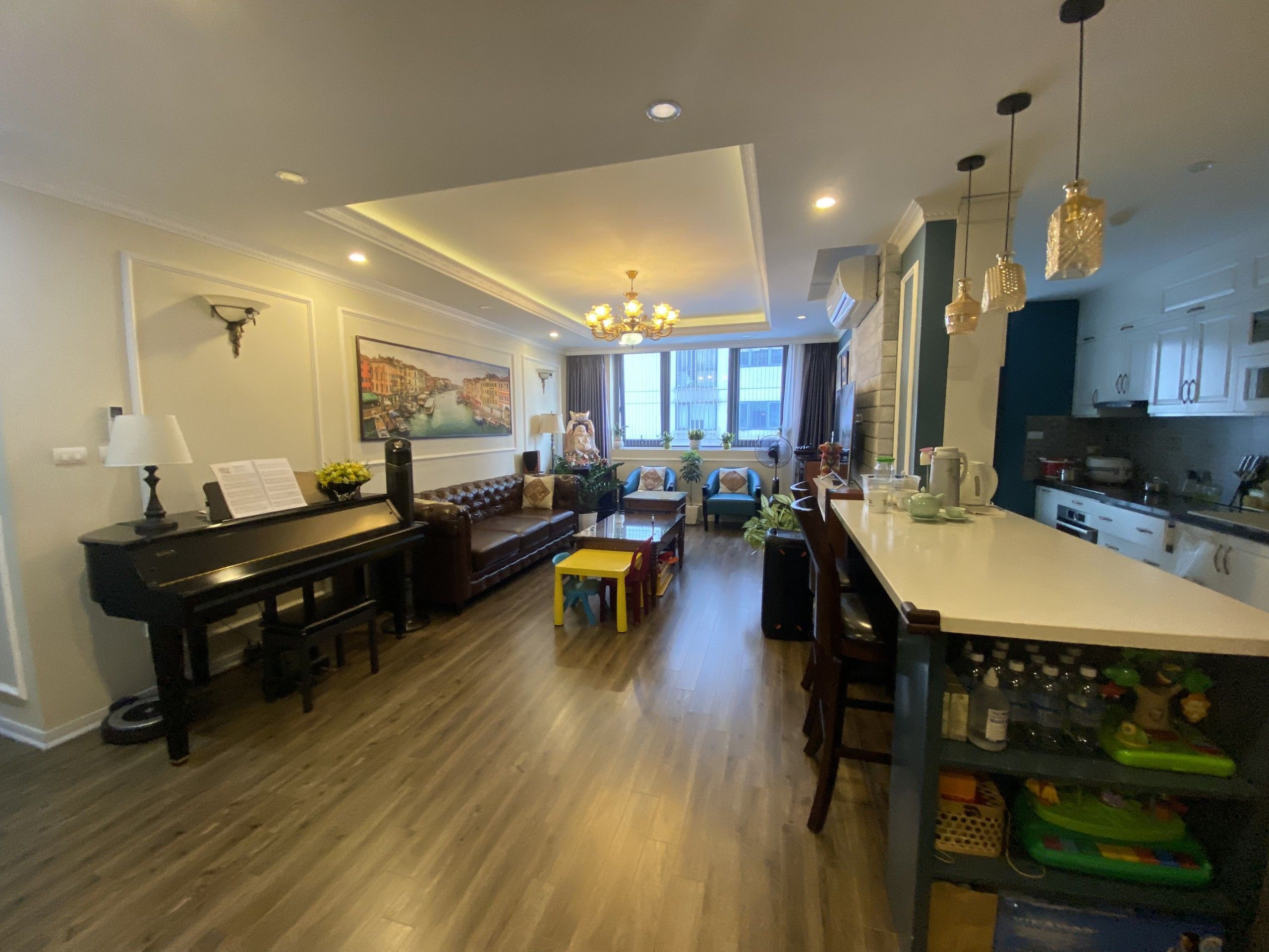 Bán căn hộ 4PN/160m2 tầng trung full nội thất hướng Đông Nam tòa N04BT2 Ngoại Giao Đoàn
