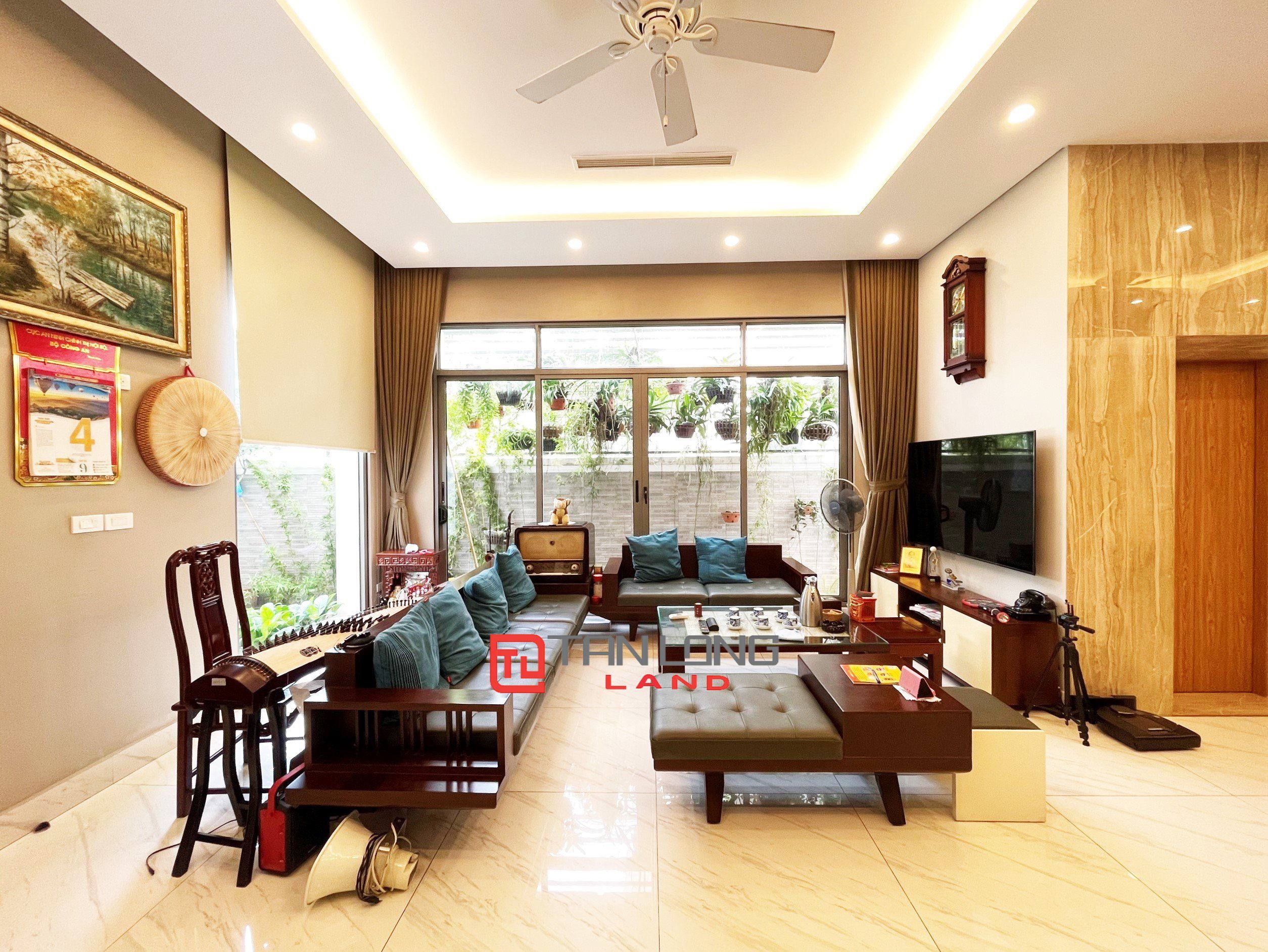 Cho thuê Biệt Thự Song Lập 4 phòng ngủ, lô áp góc sát hồ điều hoà Vinhomes The Harmony
