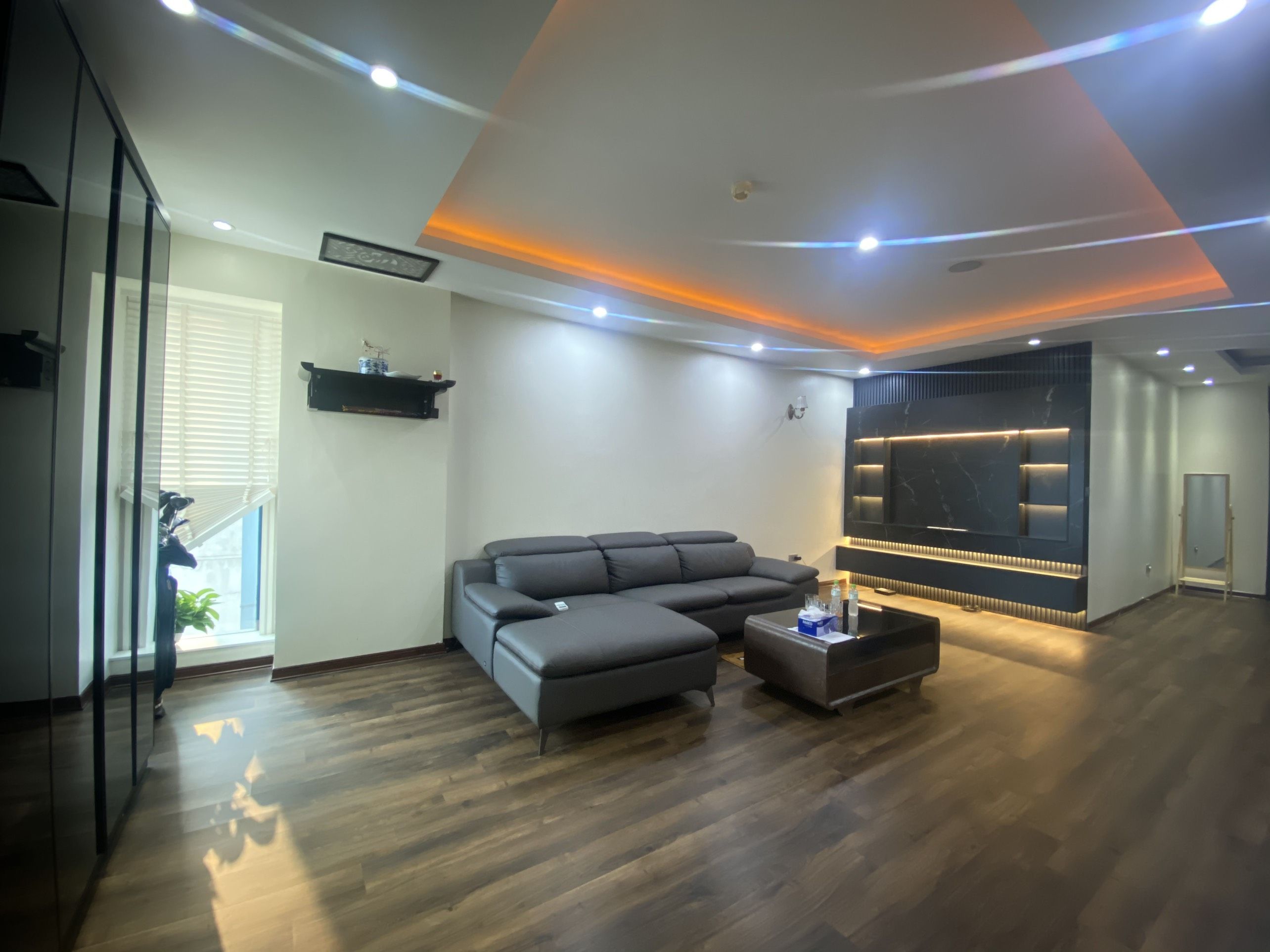 Chính chủ bán chung cư 114m2, 3 phòng ngủ tại L2 Ciputra, quận Tây Hồ