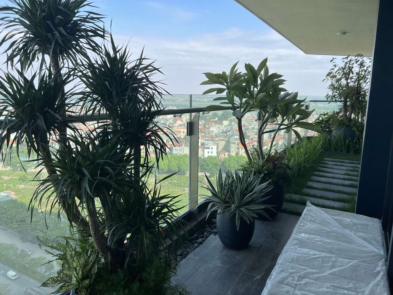Sở hữu ngay căn hộ penthouse hướng Đông Sunshine Golden River 279m2, view sông hồng cực đẹp