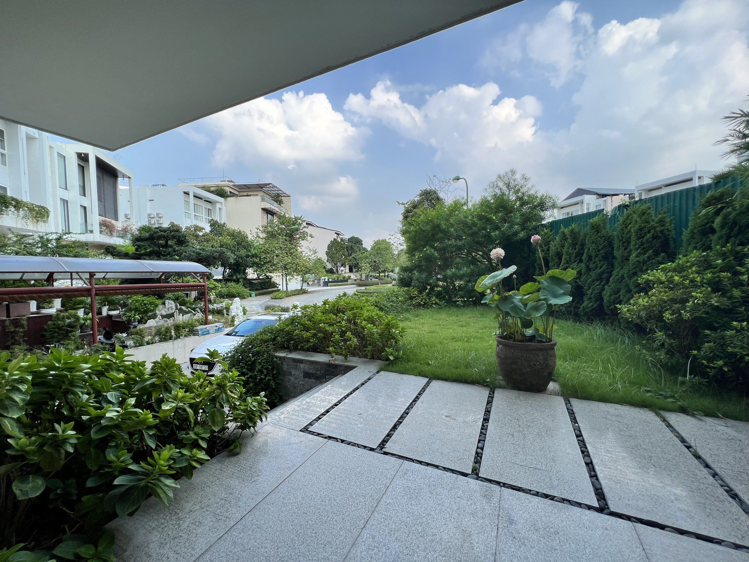 Cần cho thuê gấp biệt thự 450m2, 4 phòng ngủ tại khu Q Ciputra, Tây Hồ