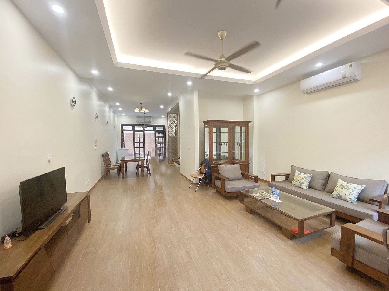 Bán biệt thự C2 - 126m2 view trường Unis, full đồ mới, giá tốt nhất tại KĐT Ciputra