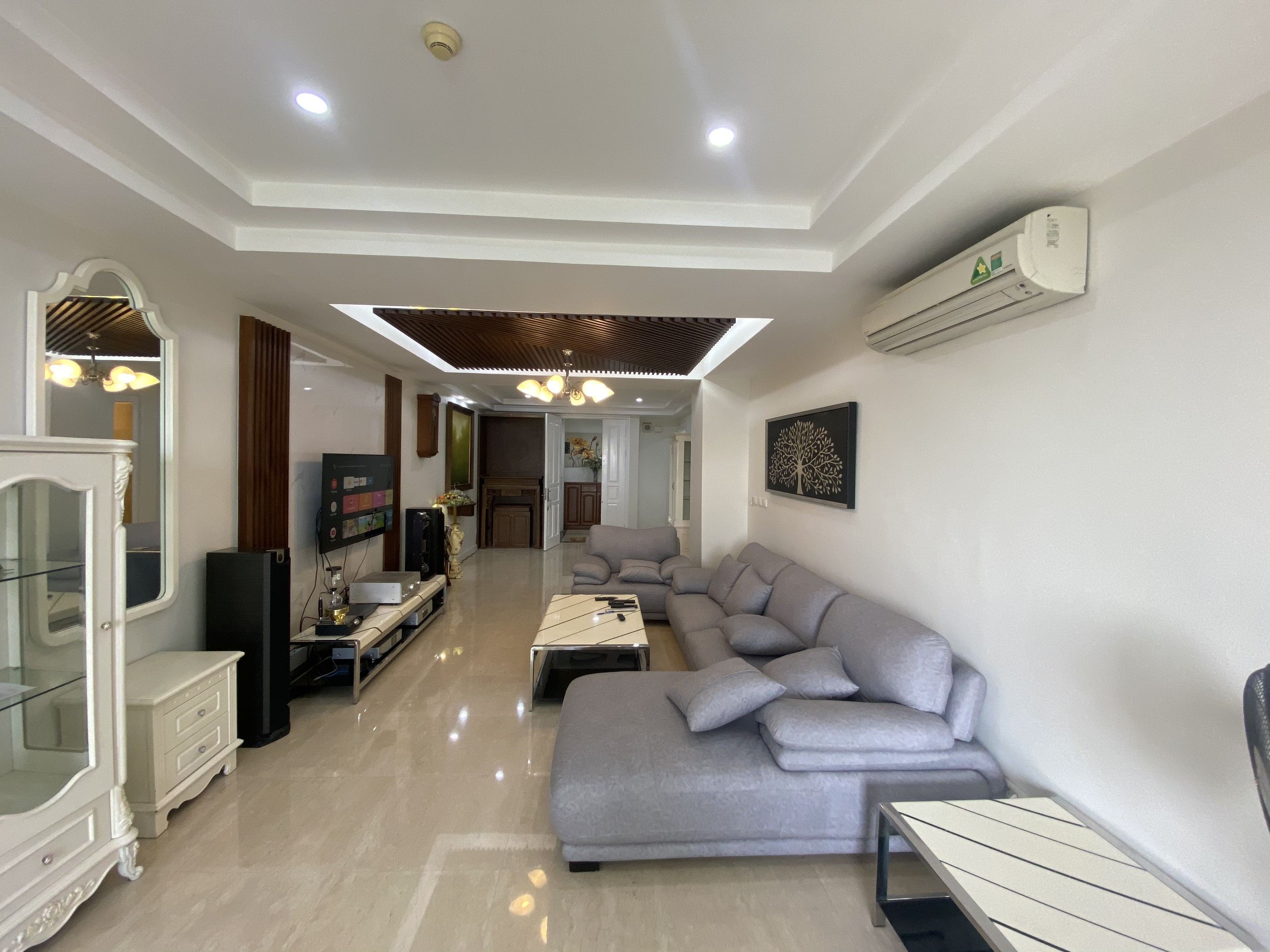 Cần bán chung cư 145m2, sổ đỏ chính chủ tòa P1 Ciputra, quận Tây Hồ