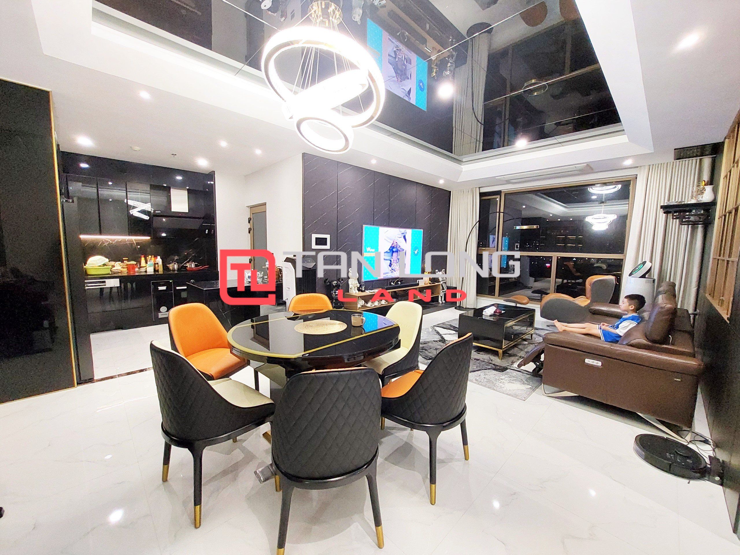 HOT! Bán cắt lỗ 300 triệu Penthouse G-113m2 tòa 901A Starlake KĐT Tây Hồ Tây. LH 0989734734